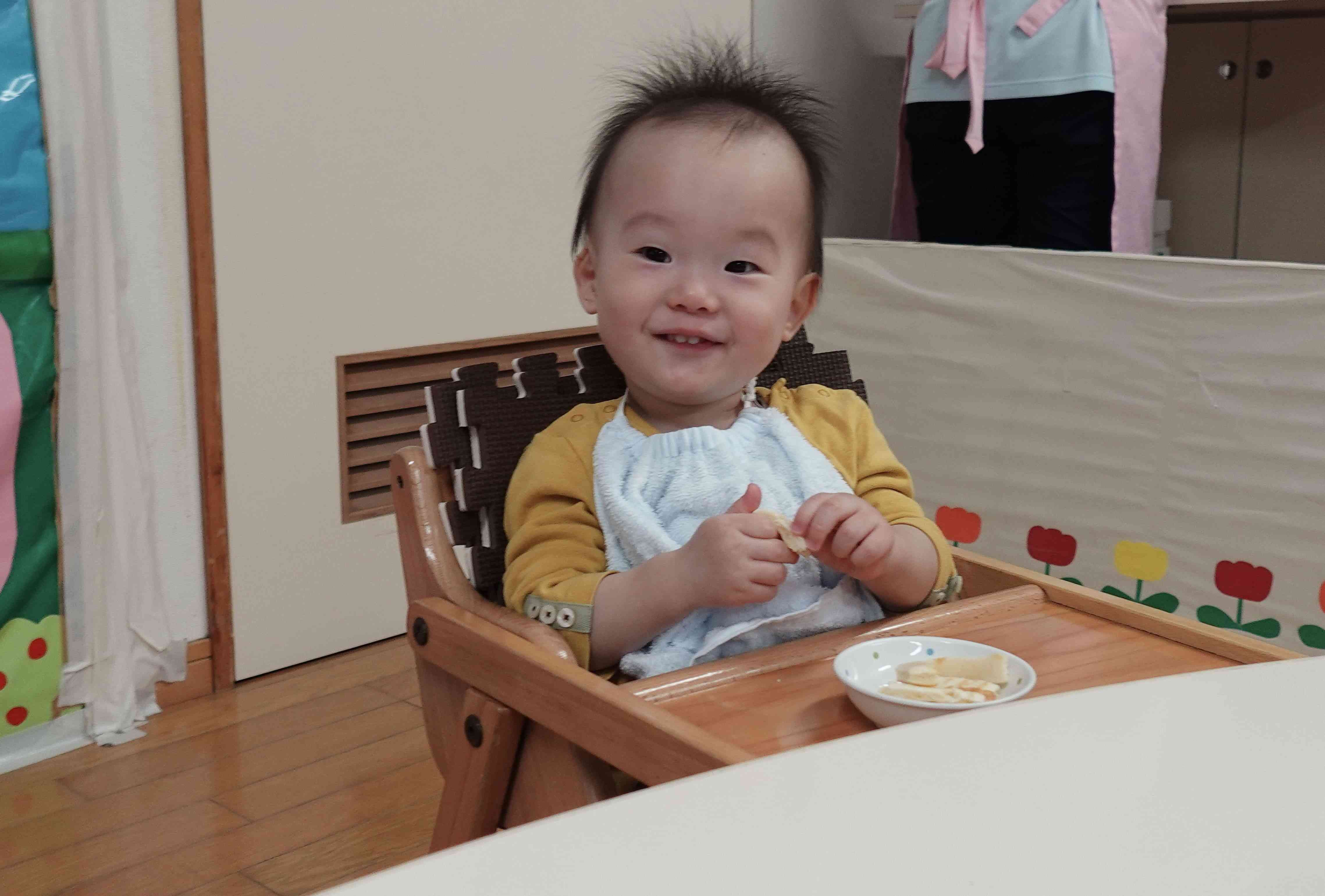 月齢の低いお友だちはスティック状のホットケーキ☆