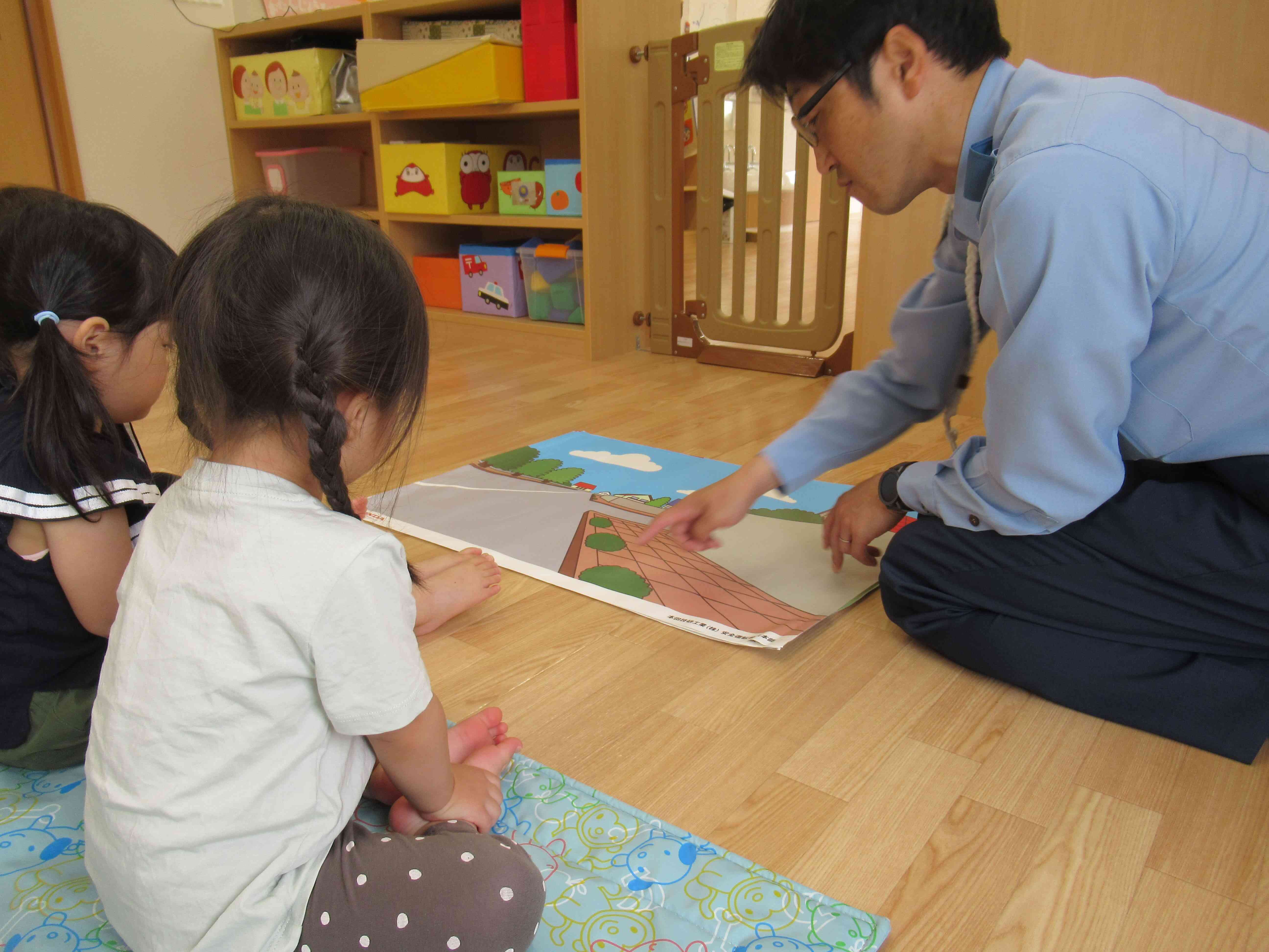 子育て広場～交通安全指導～