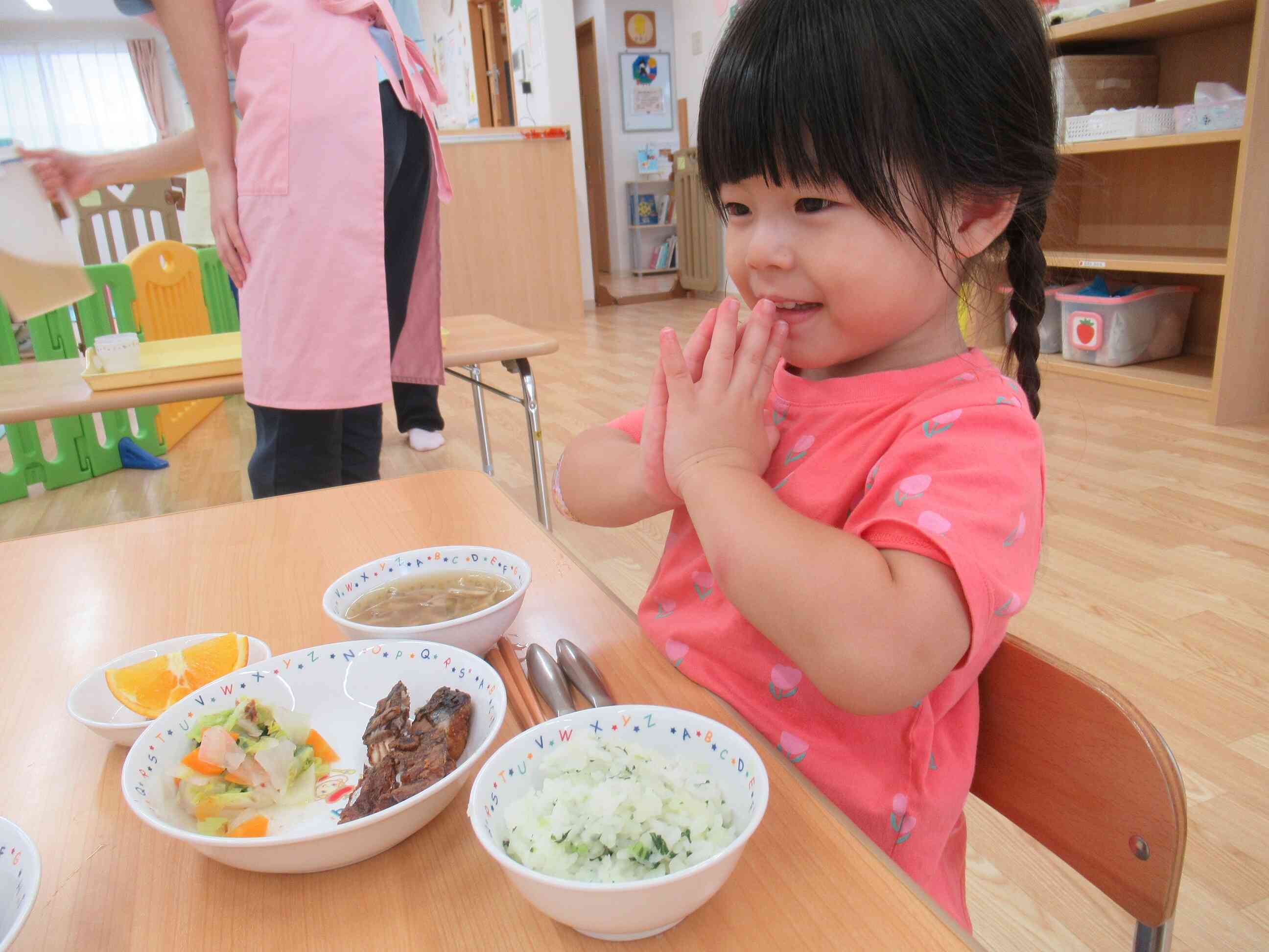 きのこを触った後は、きのこのお味噌汁をいただきまーす!