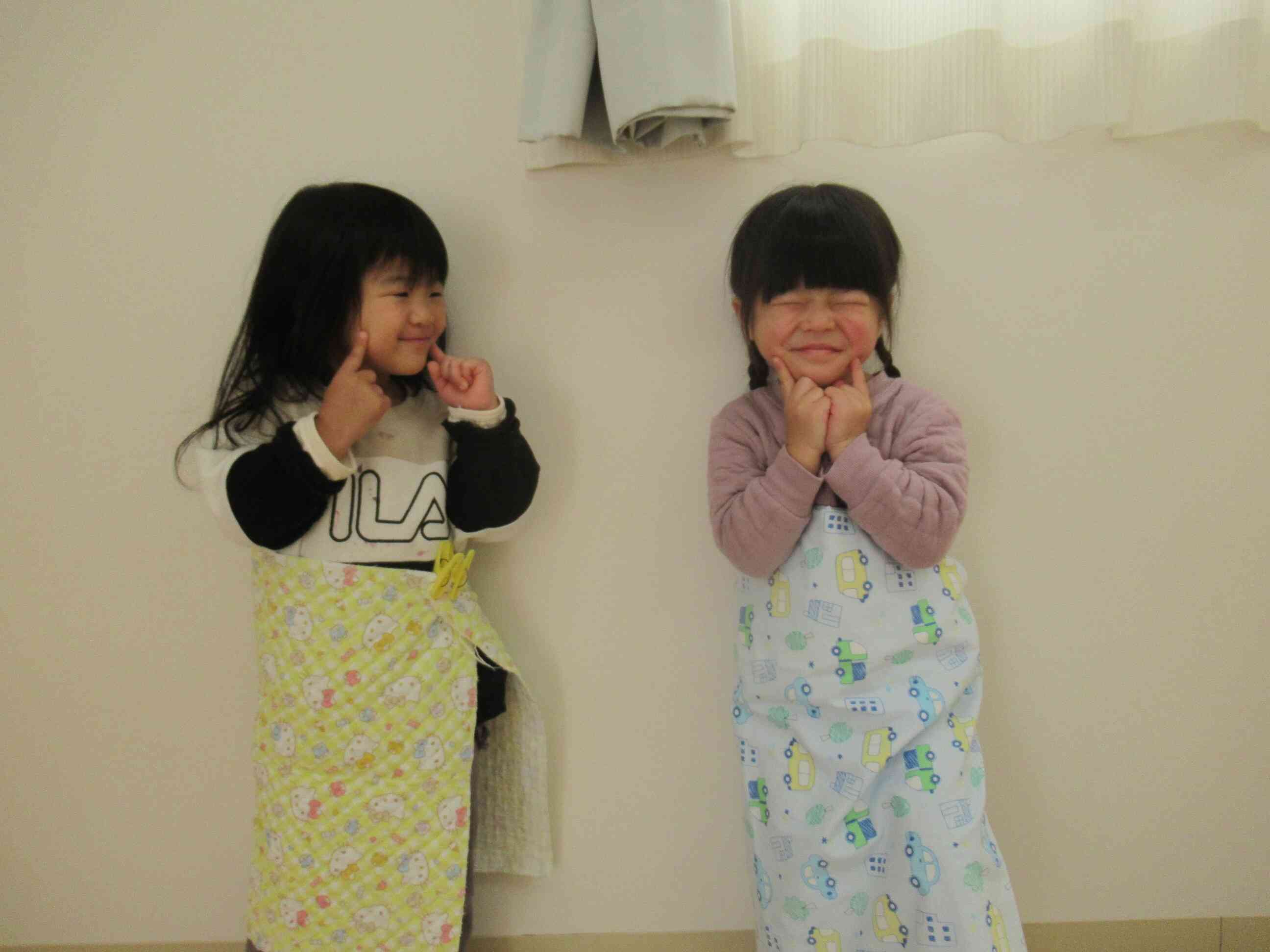 ドレスを着てプリンセスごっこ♪