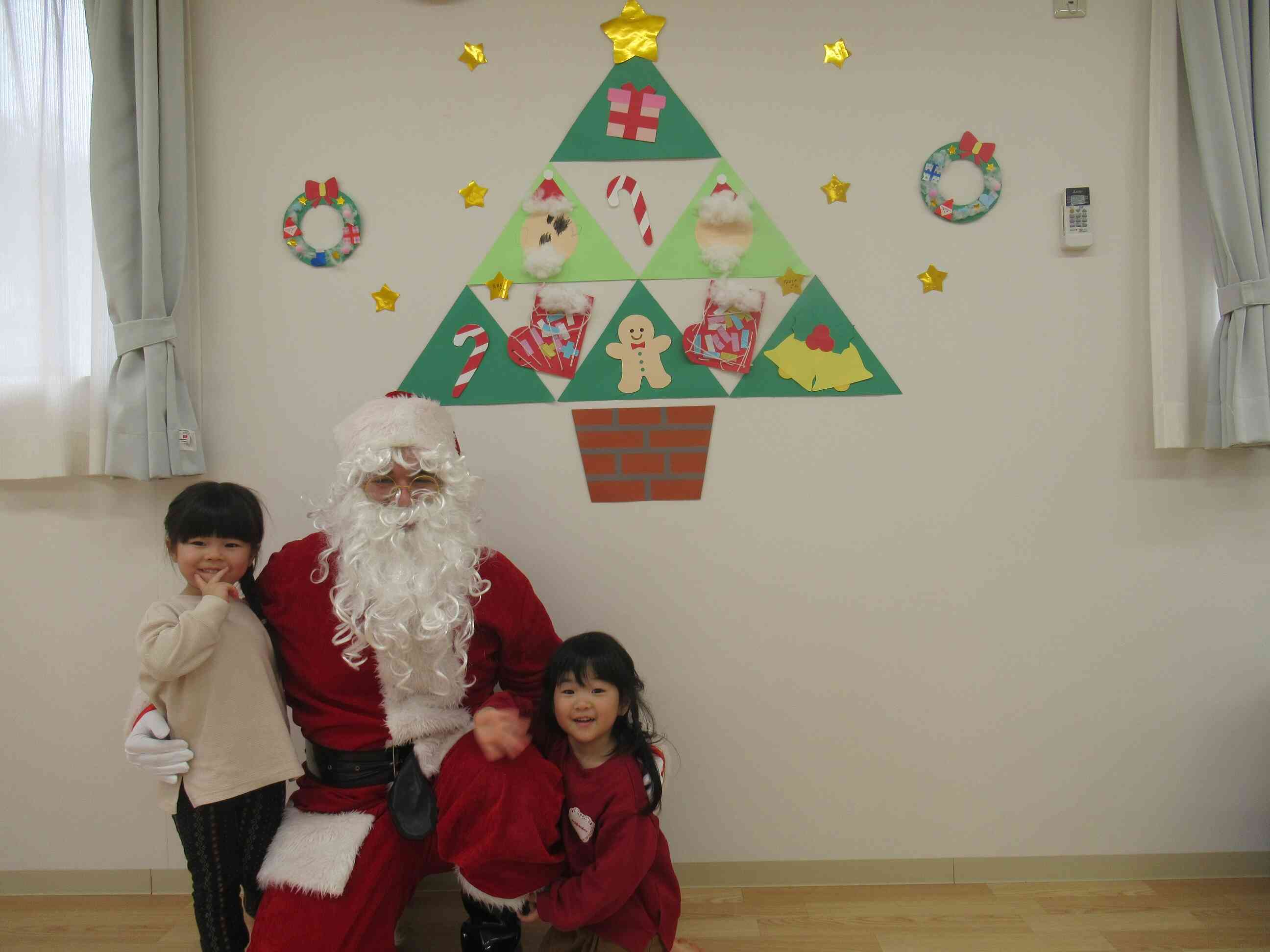 サンタさんと記念写真！嬉しいね。