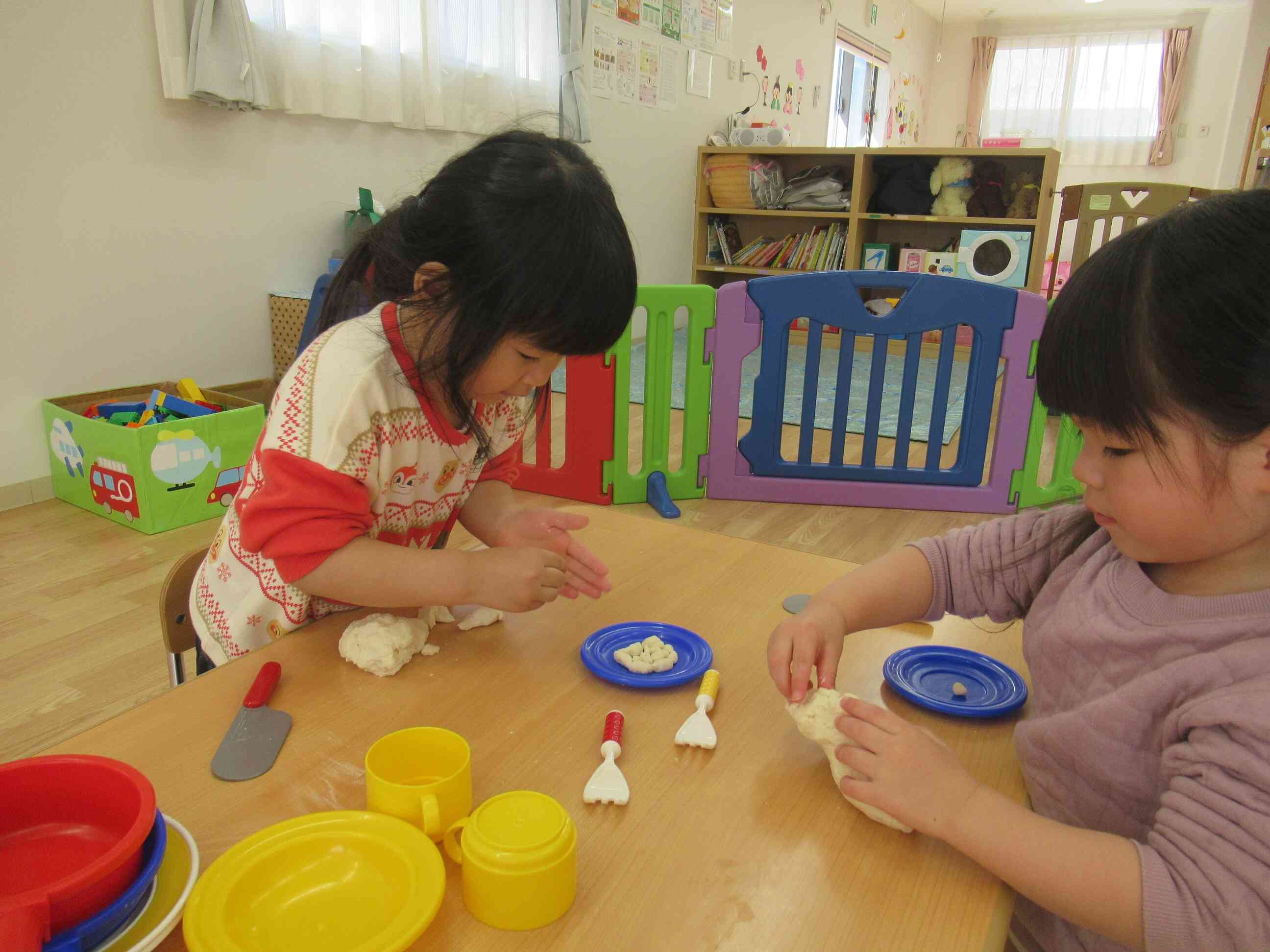 小麦粉粘土遊びをしたよ
