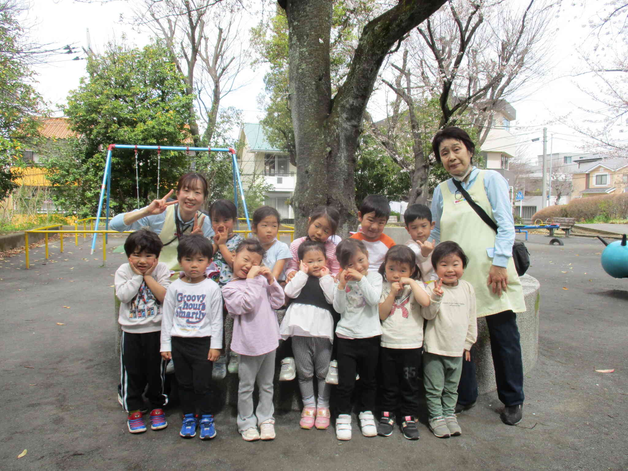 3歳児　りす組　お花見