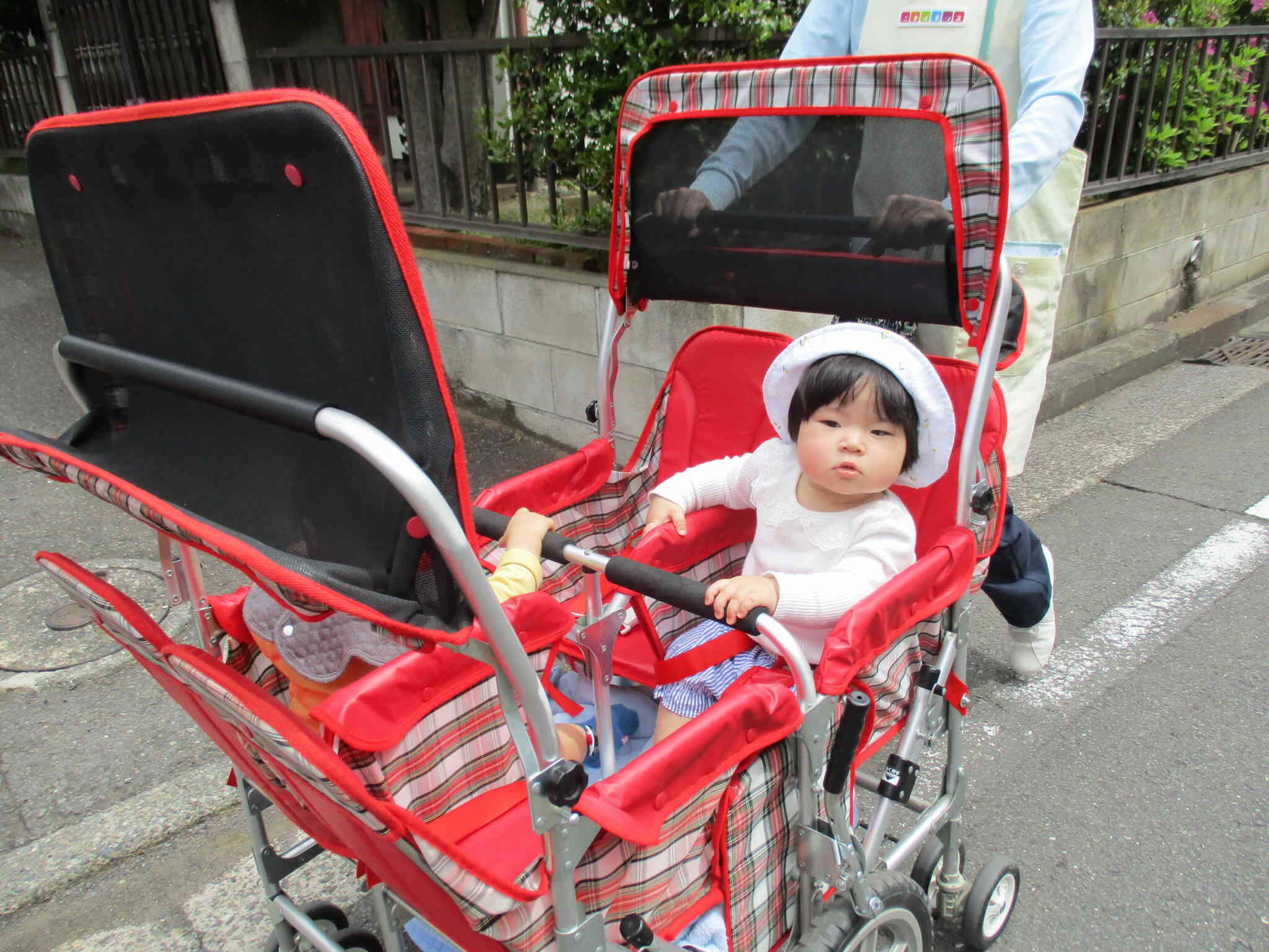 0歳児　ひよこ組　お散歩