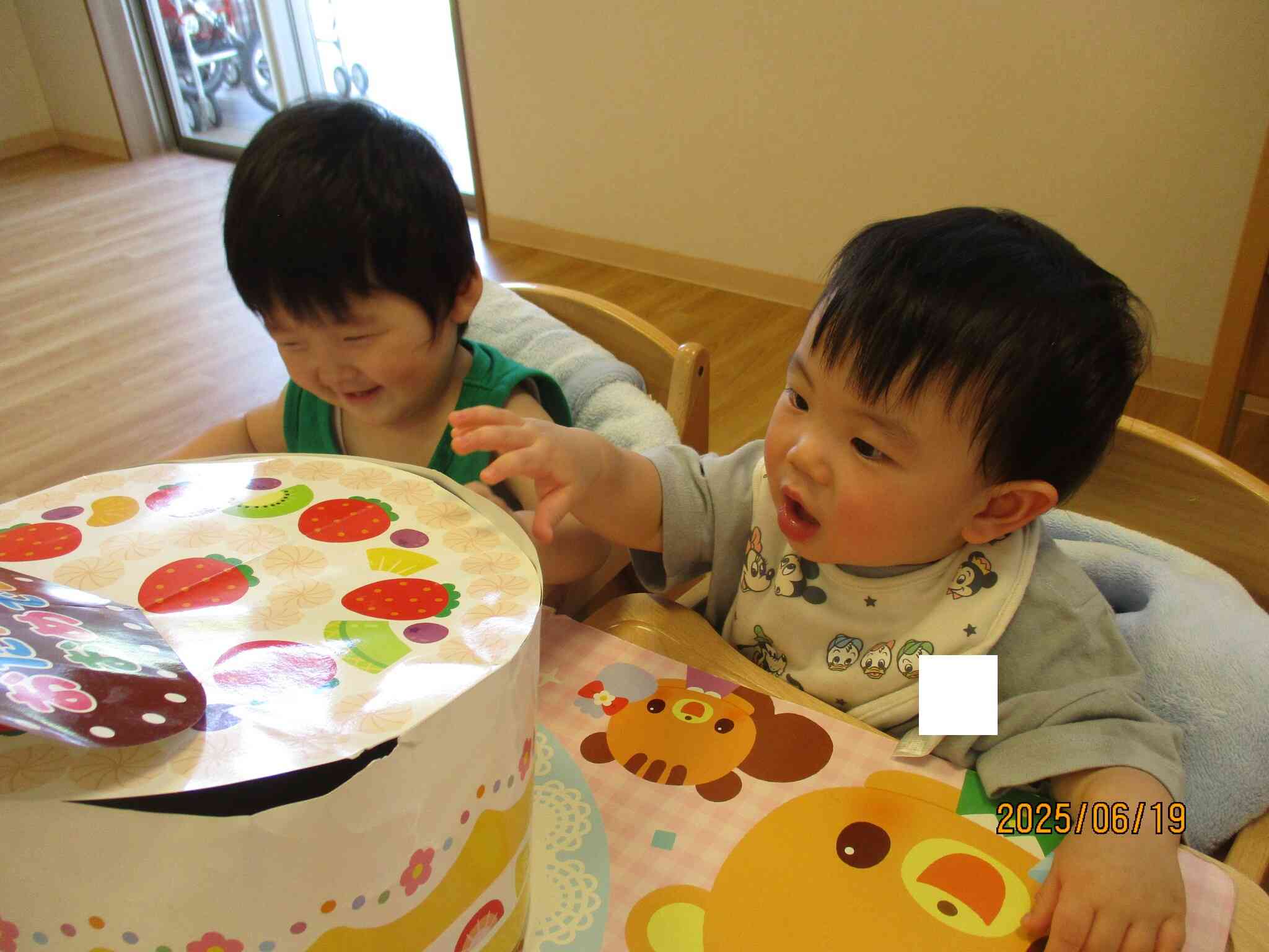 0歳児　ひよこ組　6月お誕生会
