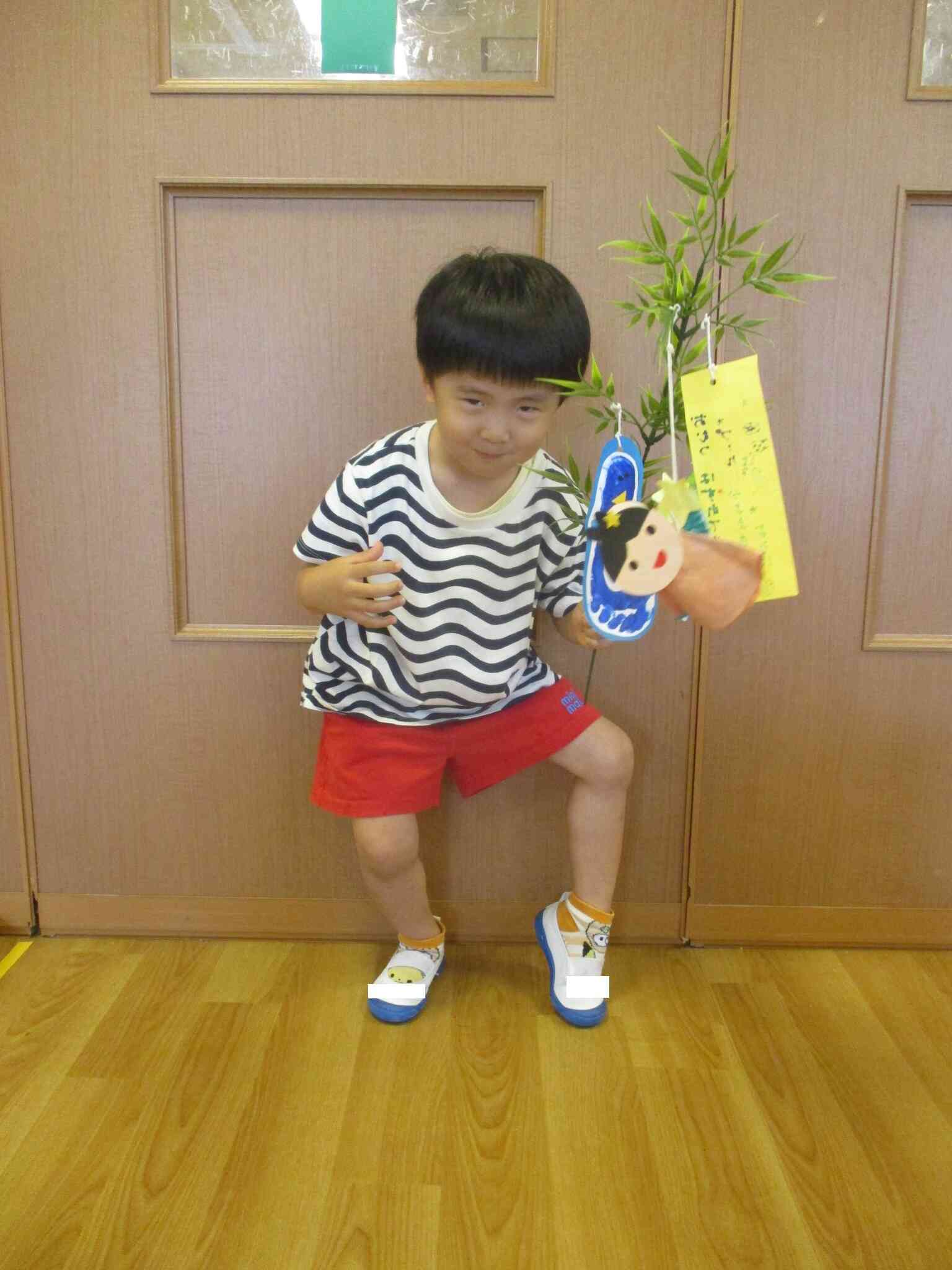 3歳児　りす組　七夕飾り完成