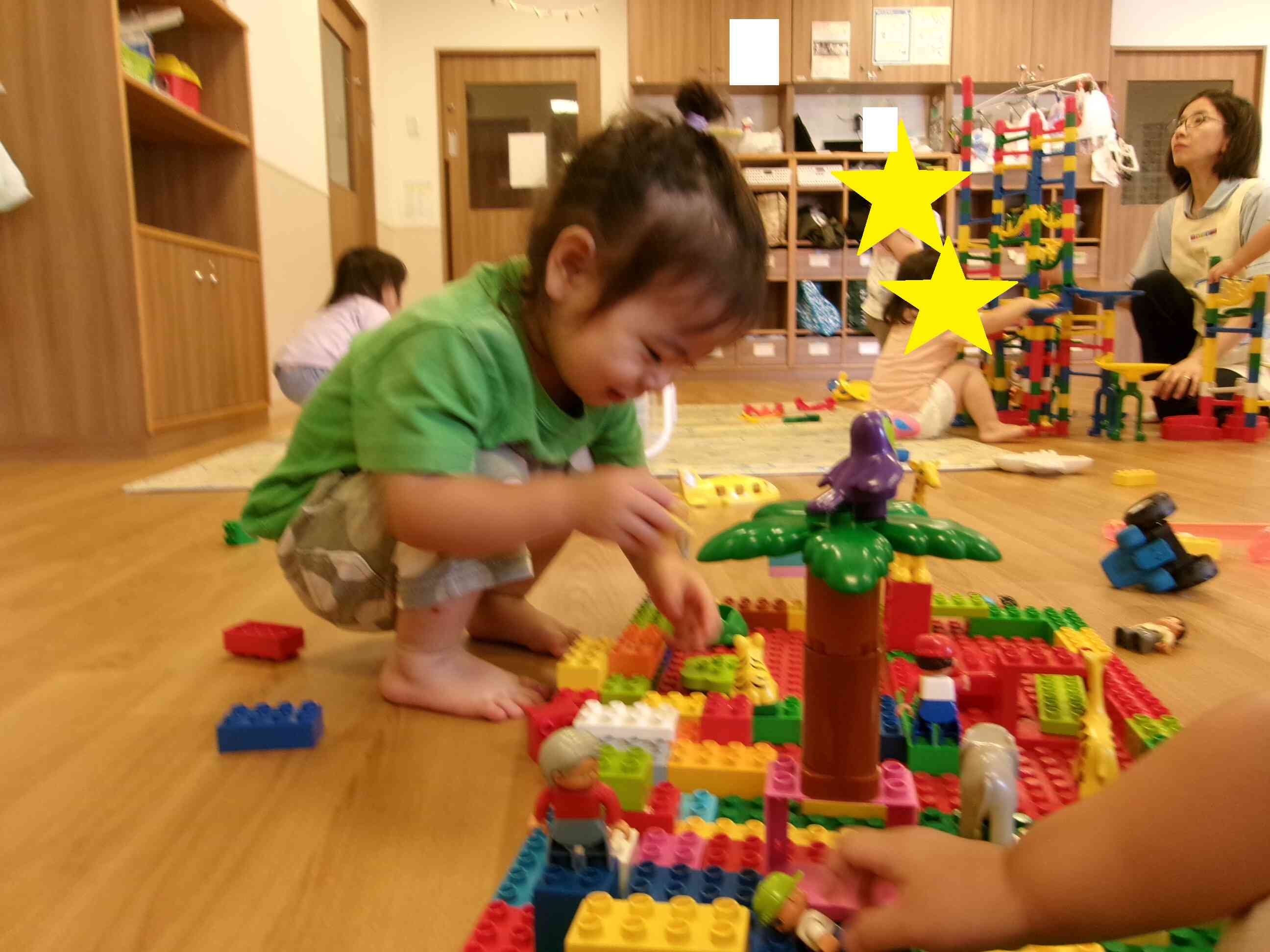 1歳児クラス　あひる組　室内遊び①