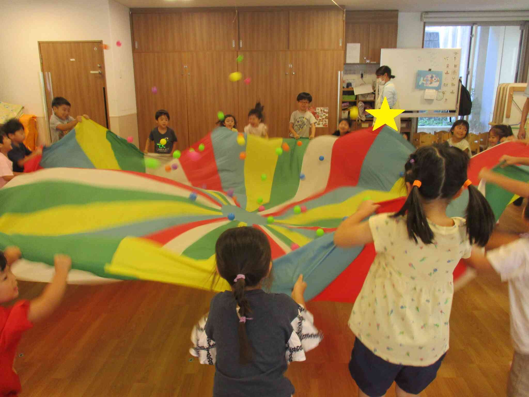 ３，４，５歳児　バルーン遊び