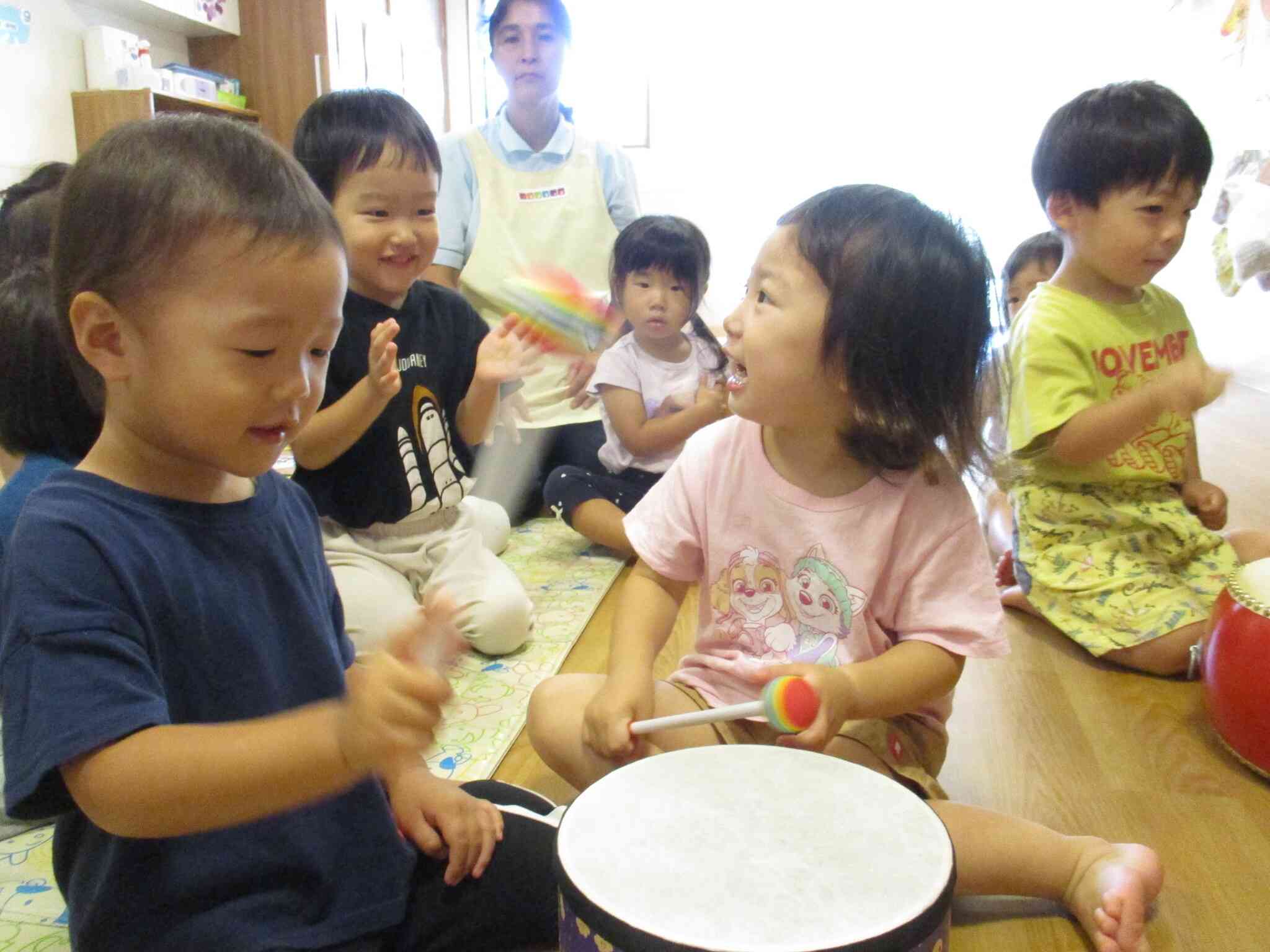 2歳児クラス　うさぎ組　リトミック