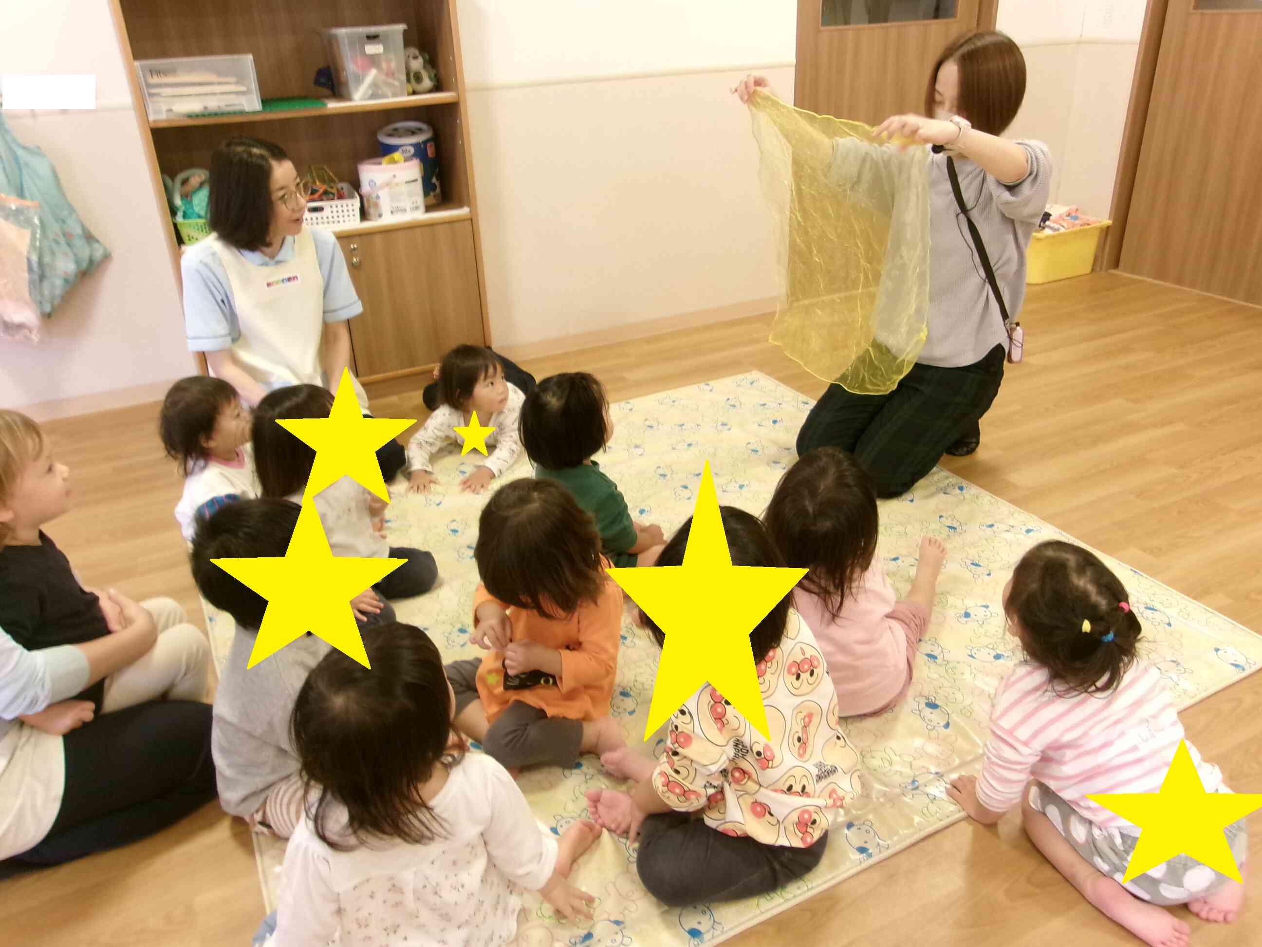 １歳児クラス　あひる組　リトミック