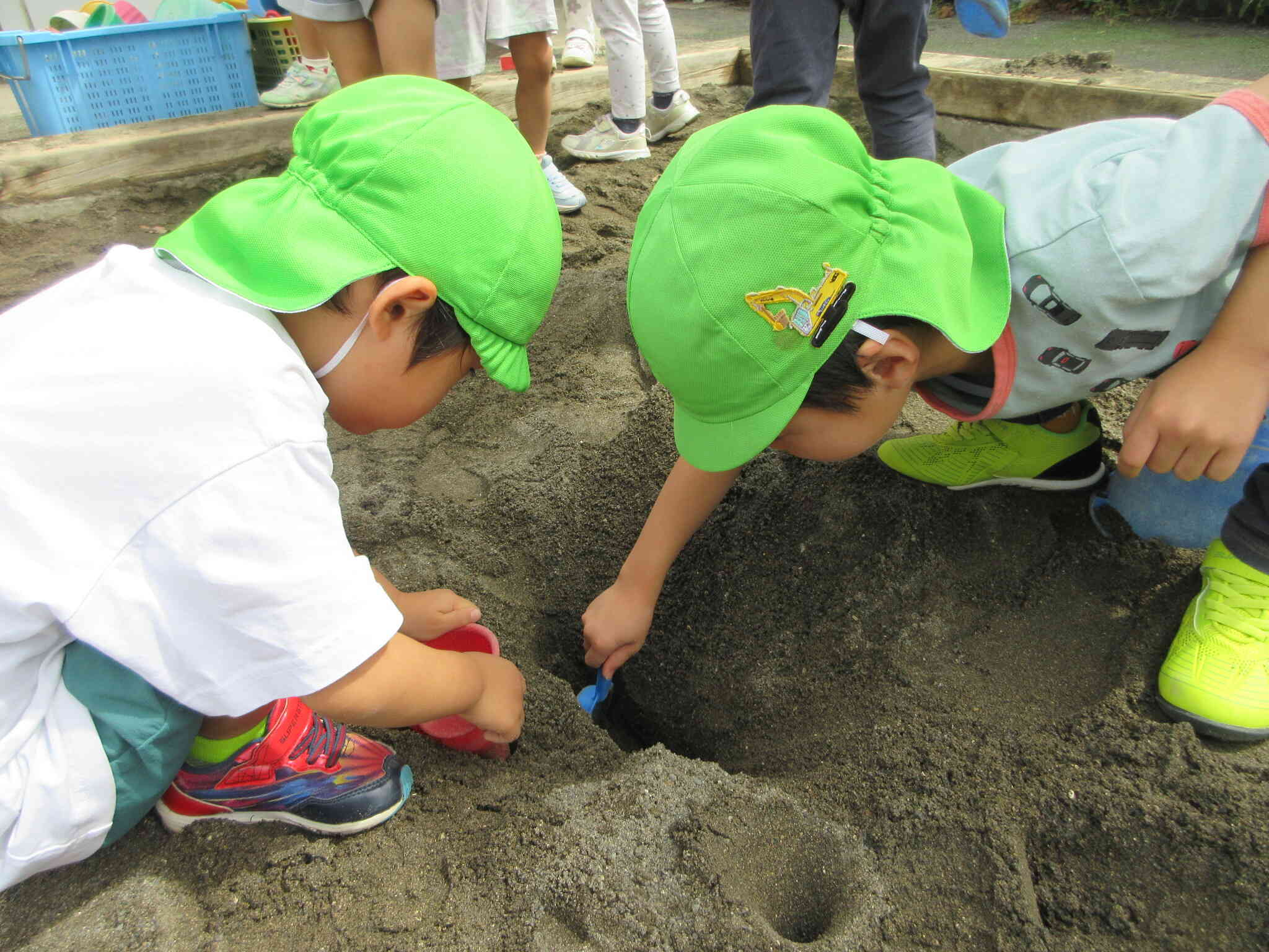 ５歳児　きりん組　穴の先には何がある？