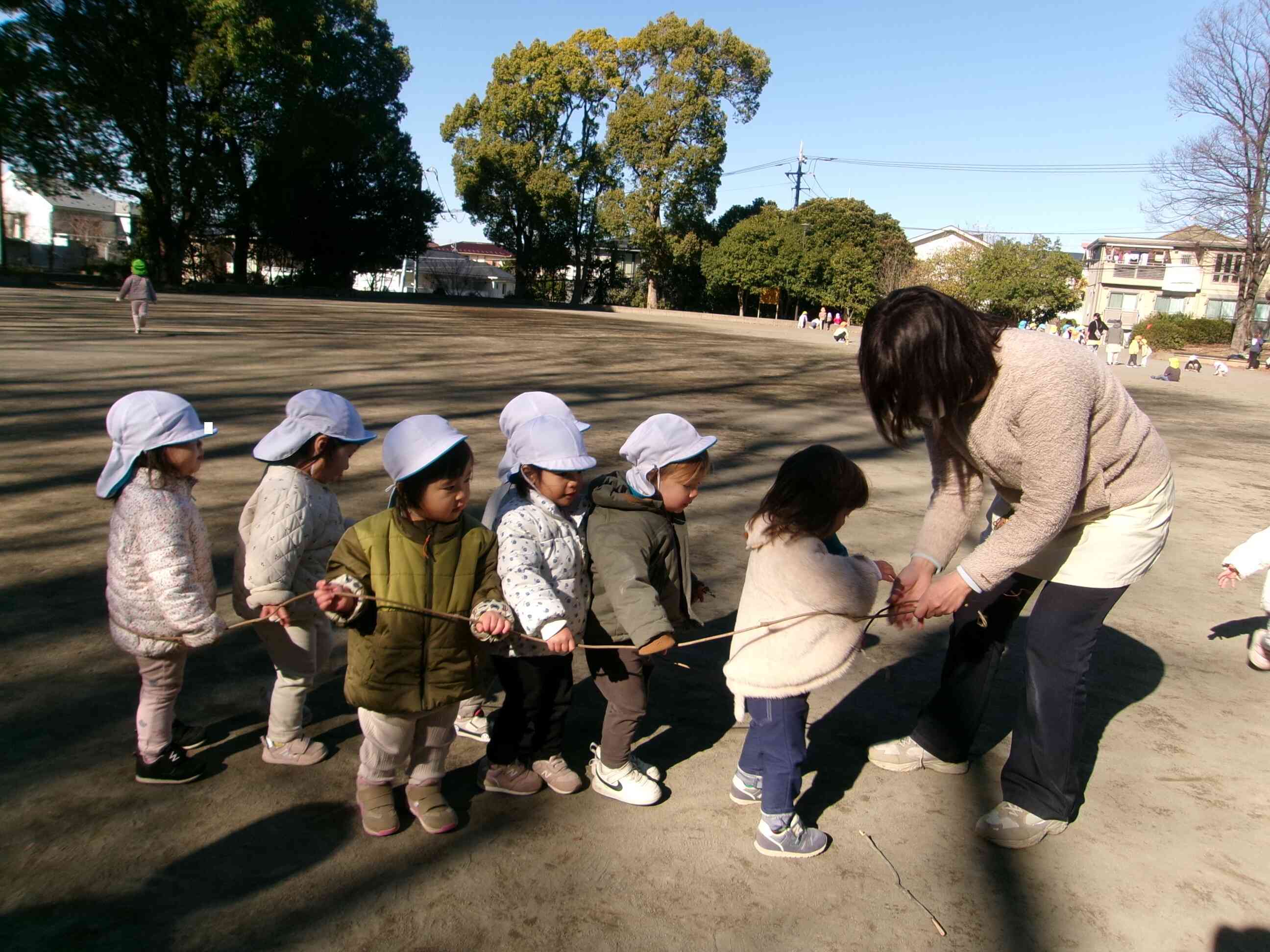 １歳児クラス　あひる組　公園②