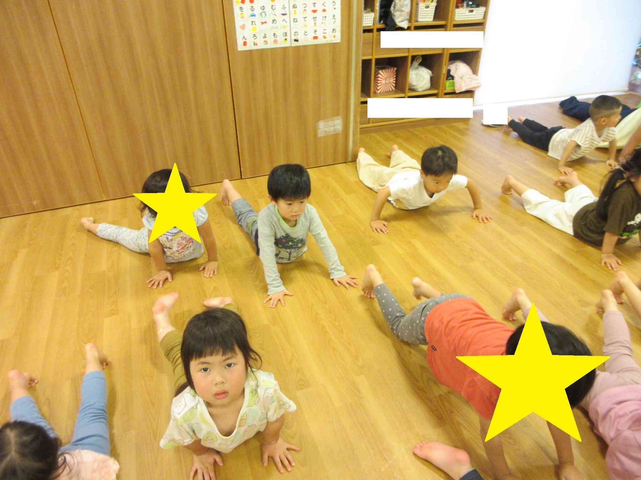 4歳児クラス パンダ組 ～体操～ 後転頑張るぞ！｜ニチイキッズ