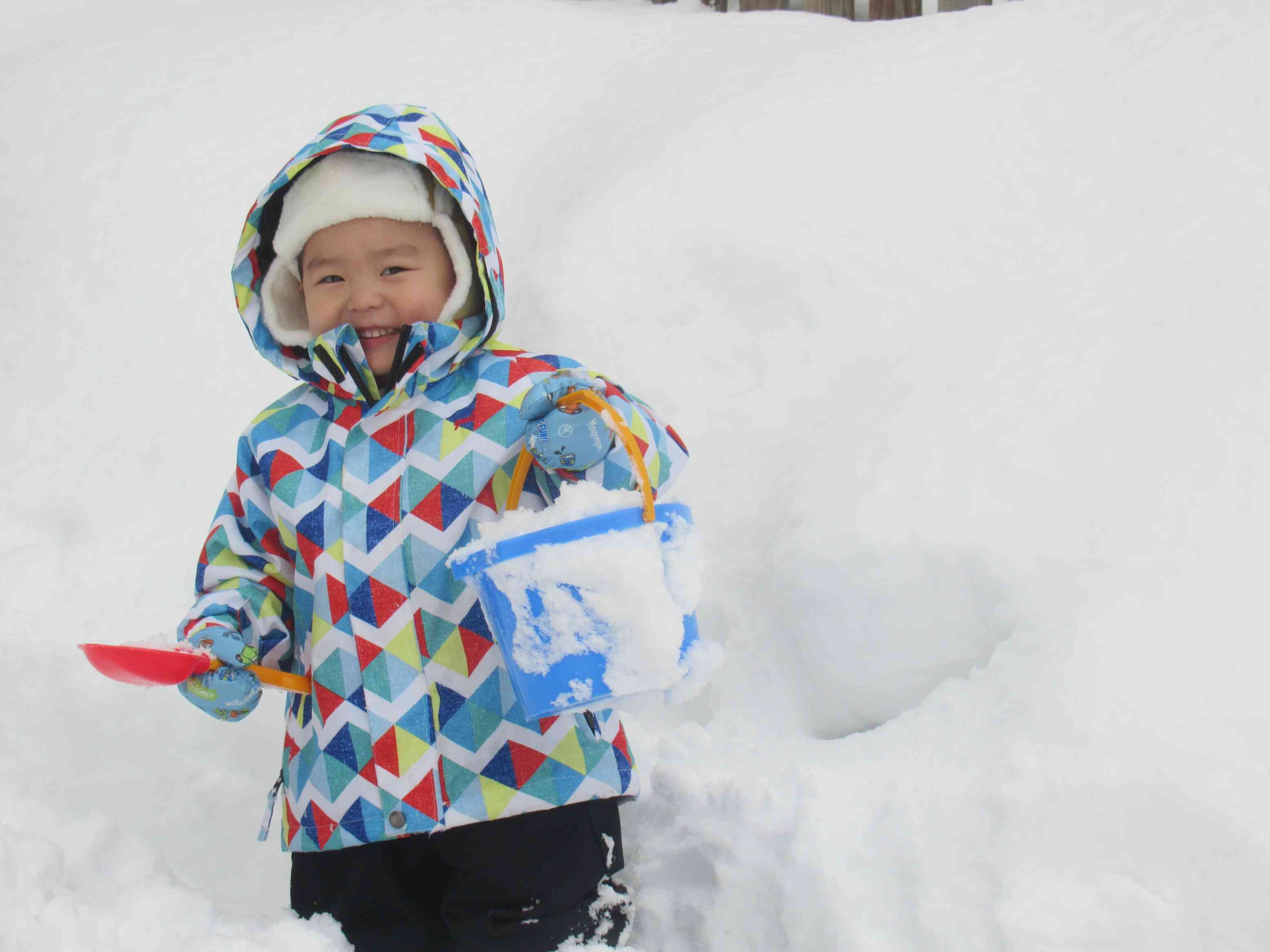 雪遊び｜ニチイキッズわかみや保育園｜ニチイキッズ