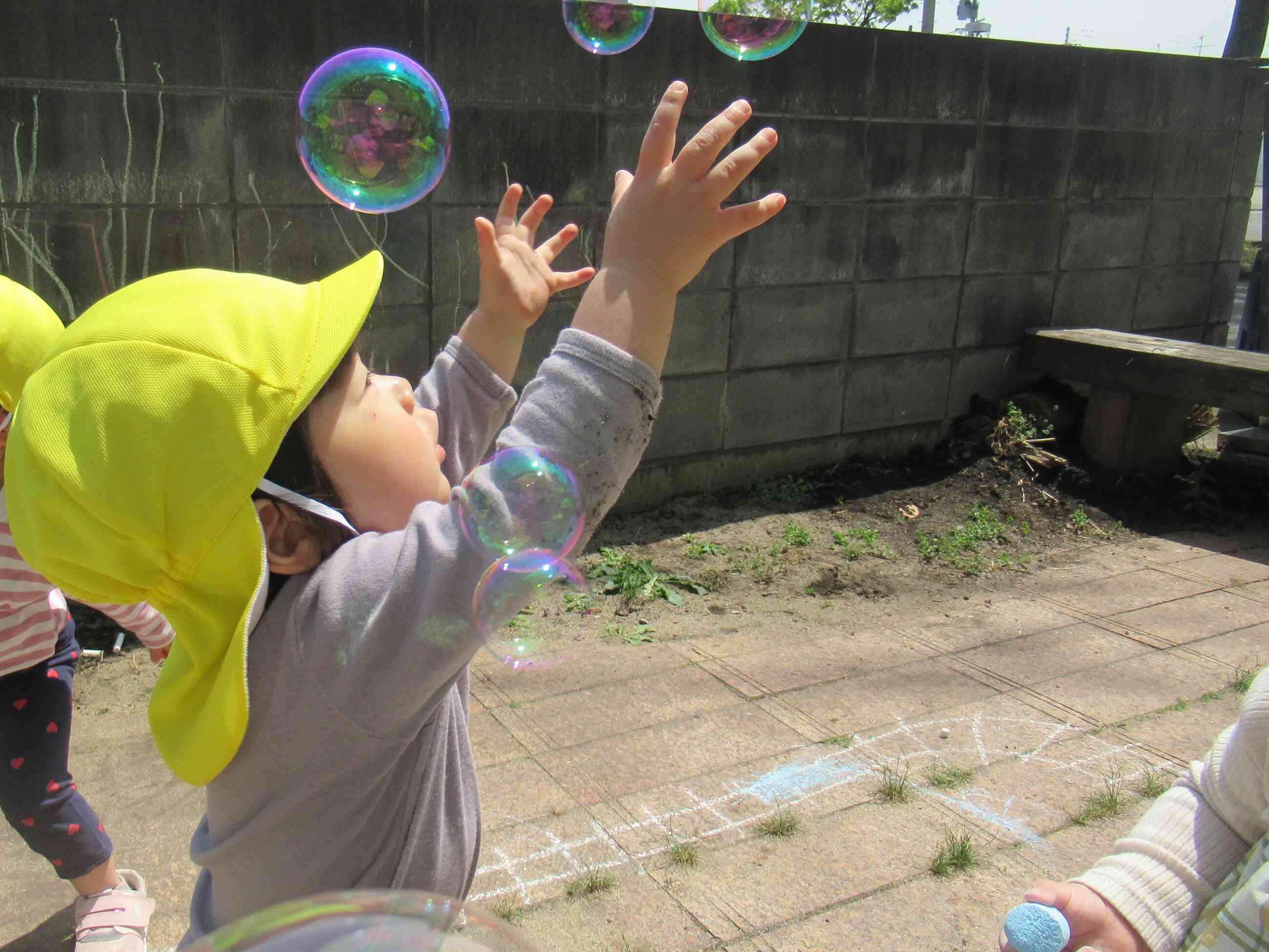 しゃぼん玉遊び