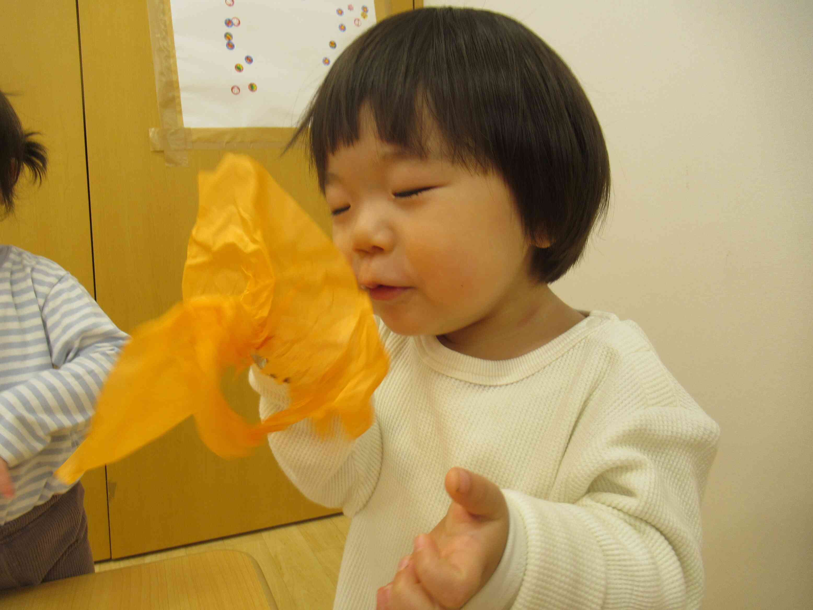 あひる組さんは「風遊び」