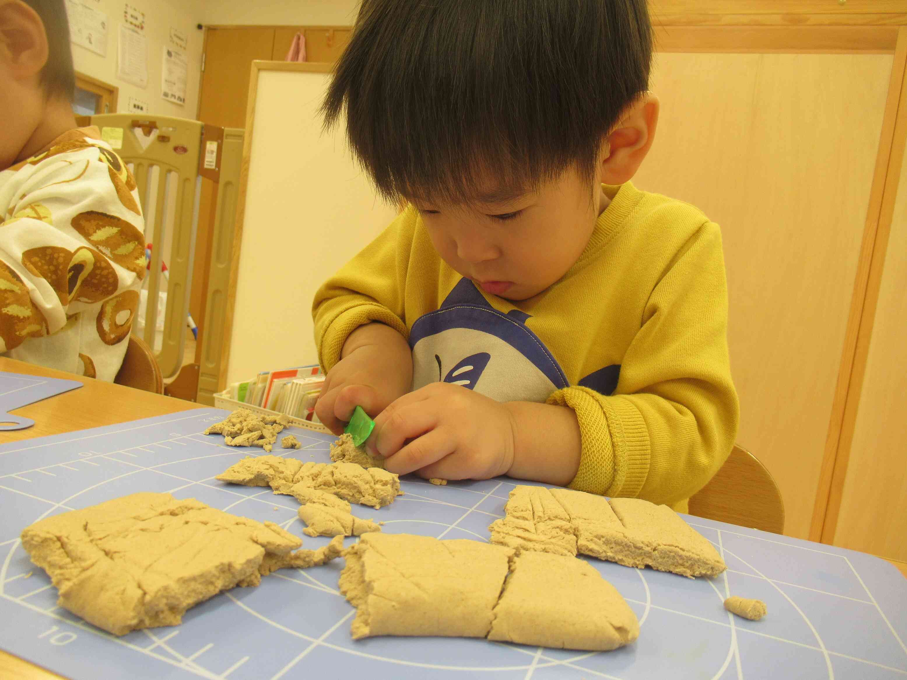 粘土であそぼ！