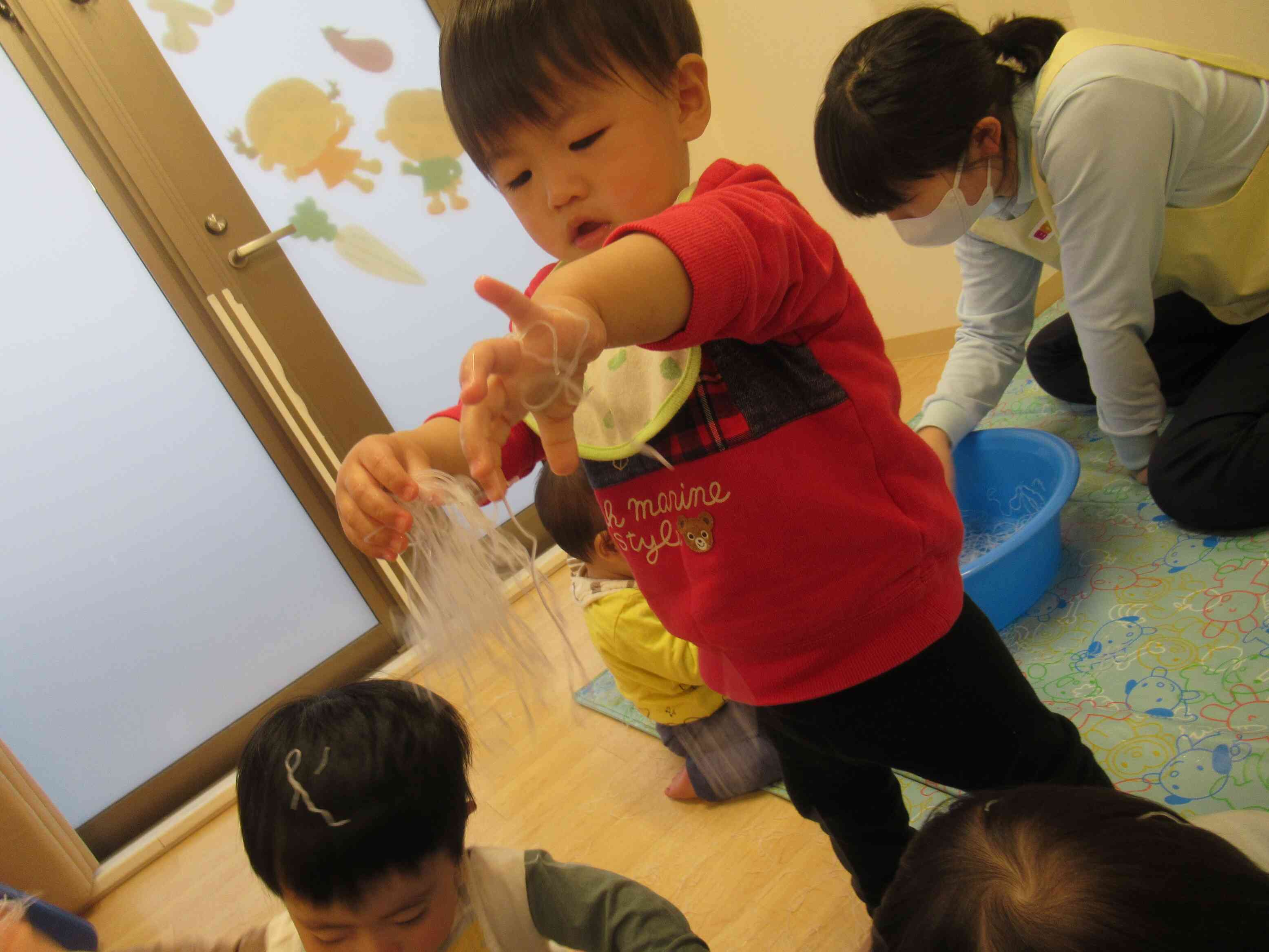 パラパラパラ。