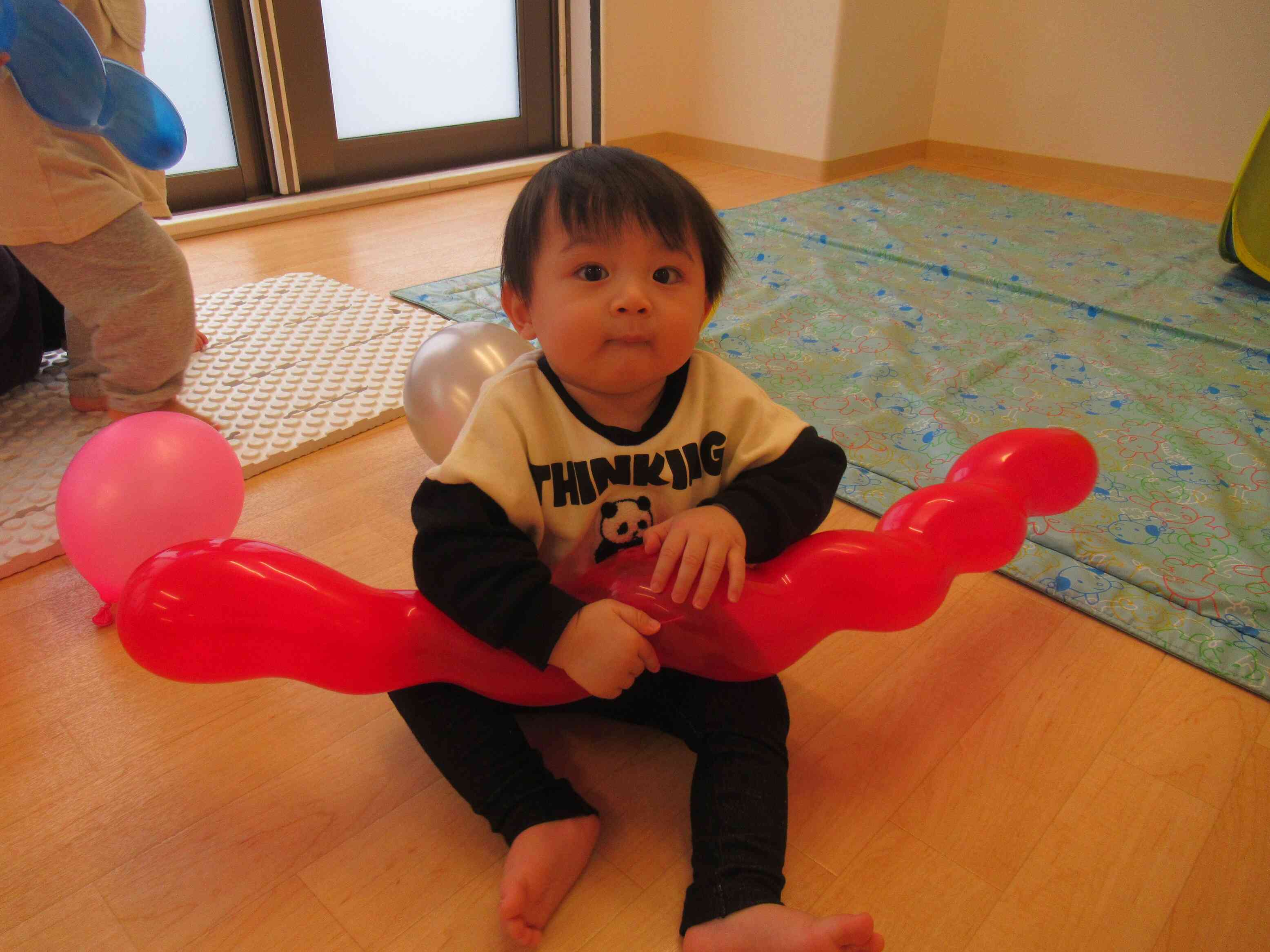 つぎは風船遊び