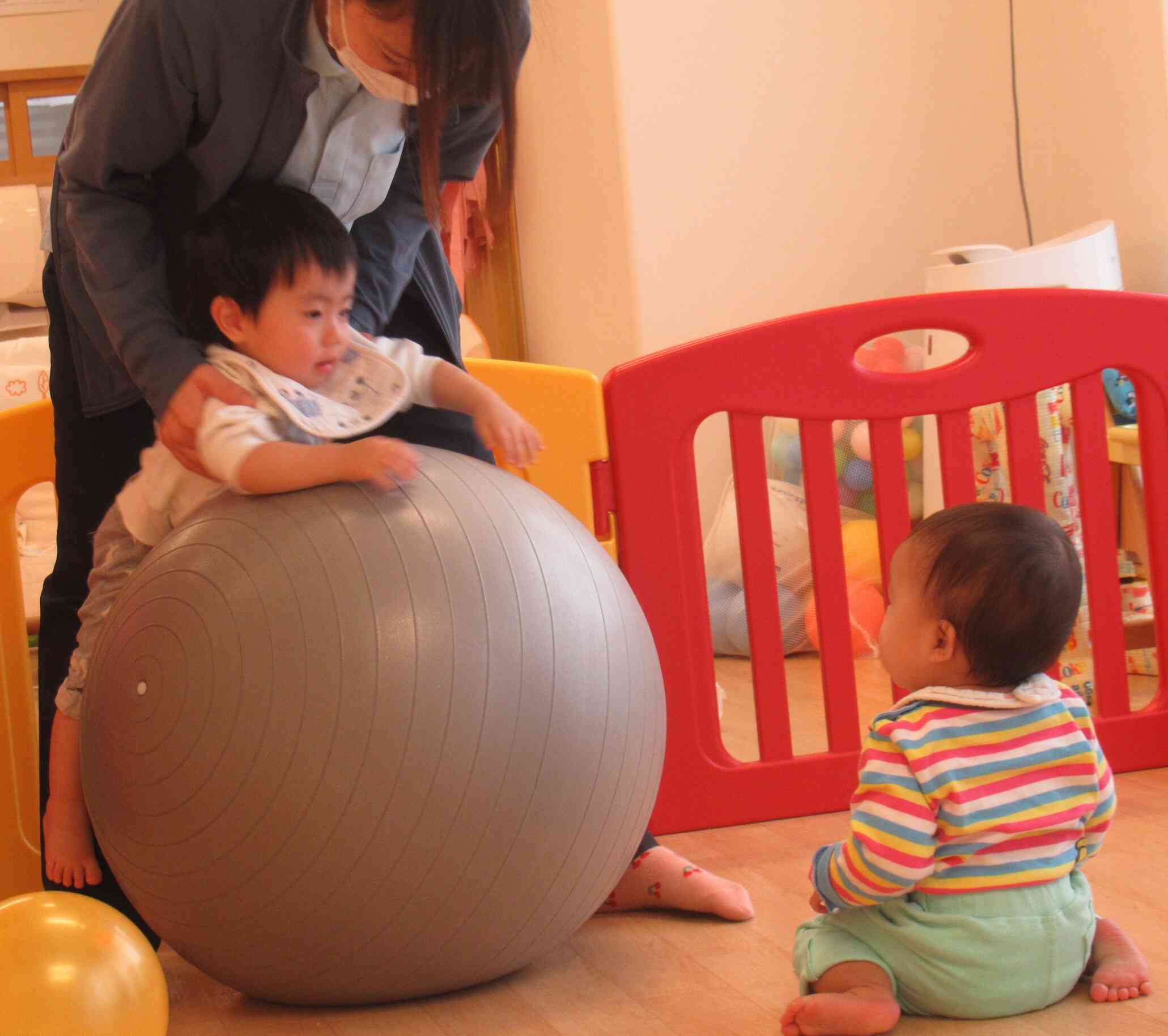 ボールでユラユラ