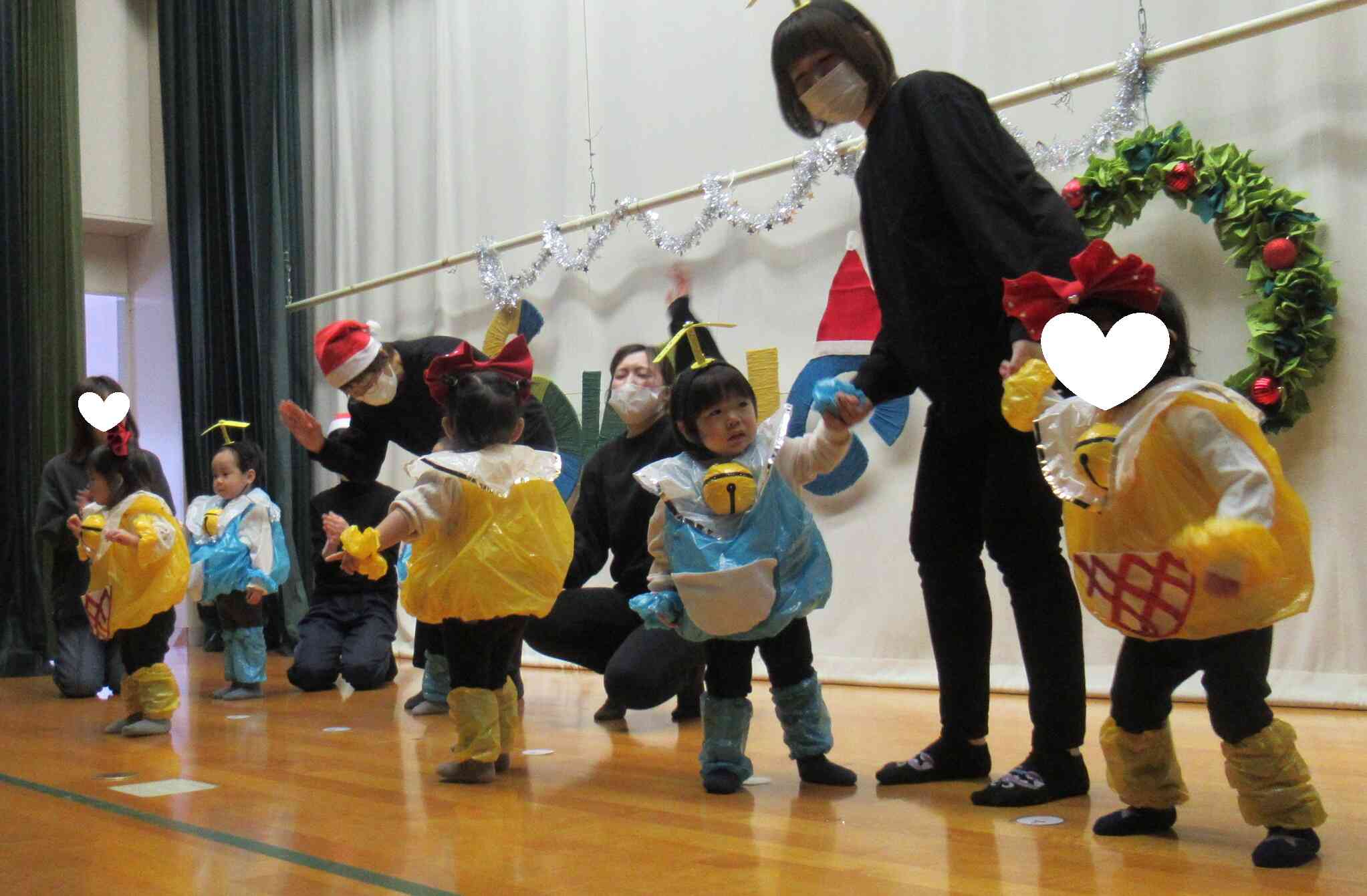 両手を振って！ゆらゆらゆら！