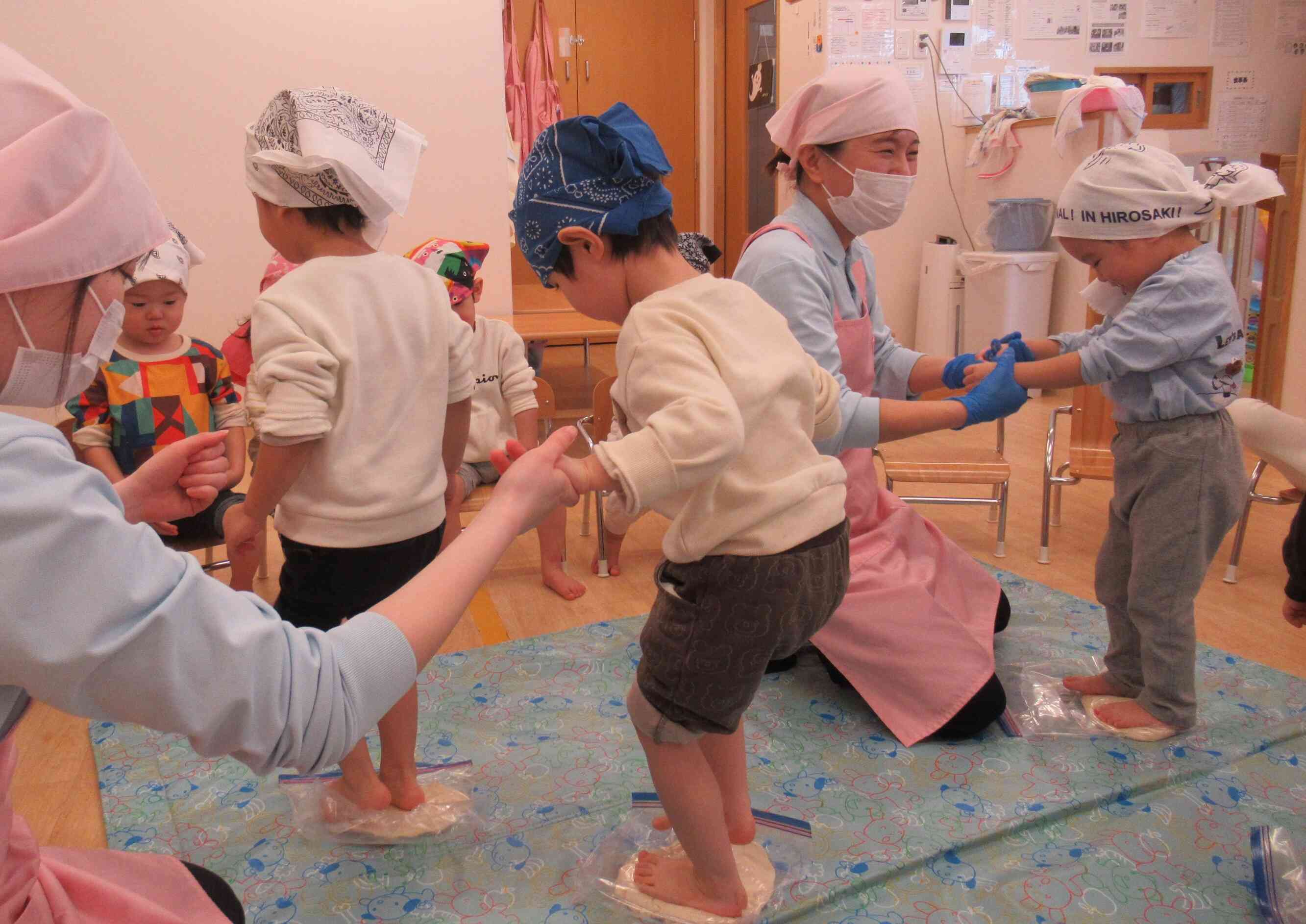 つぎはみんなで「ふみふみ」