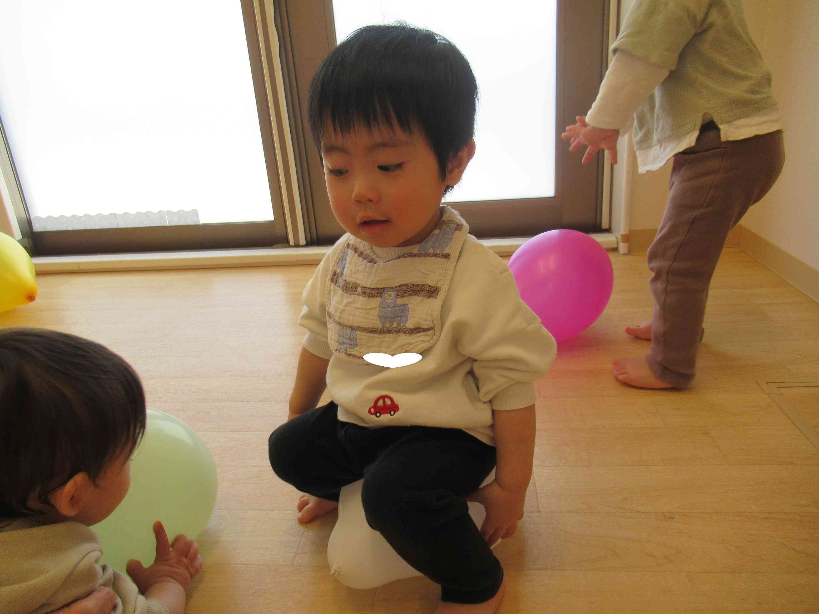 今日は風船遊び！