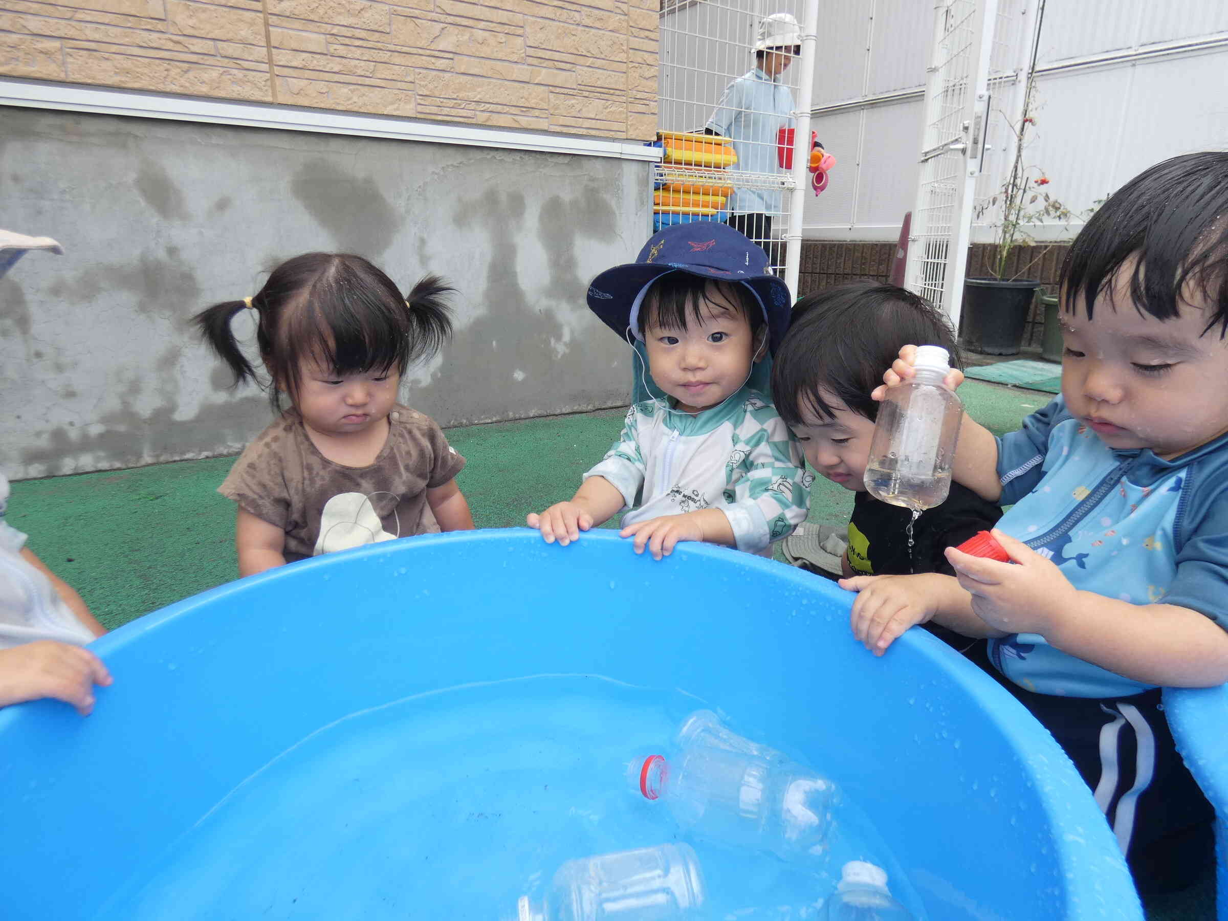 夏の活動～０歳児ひよこ組～