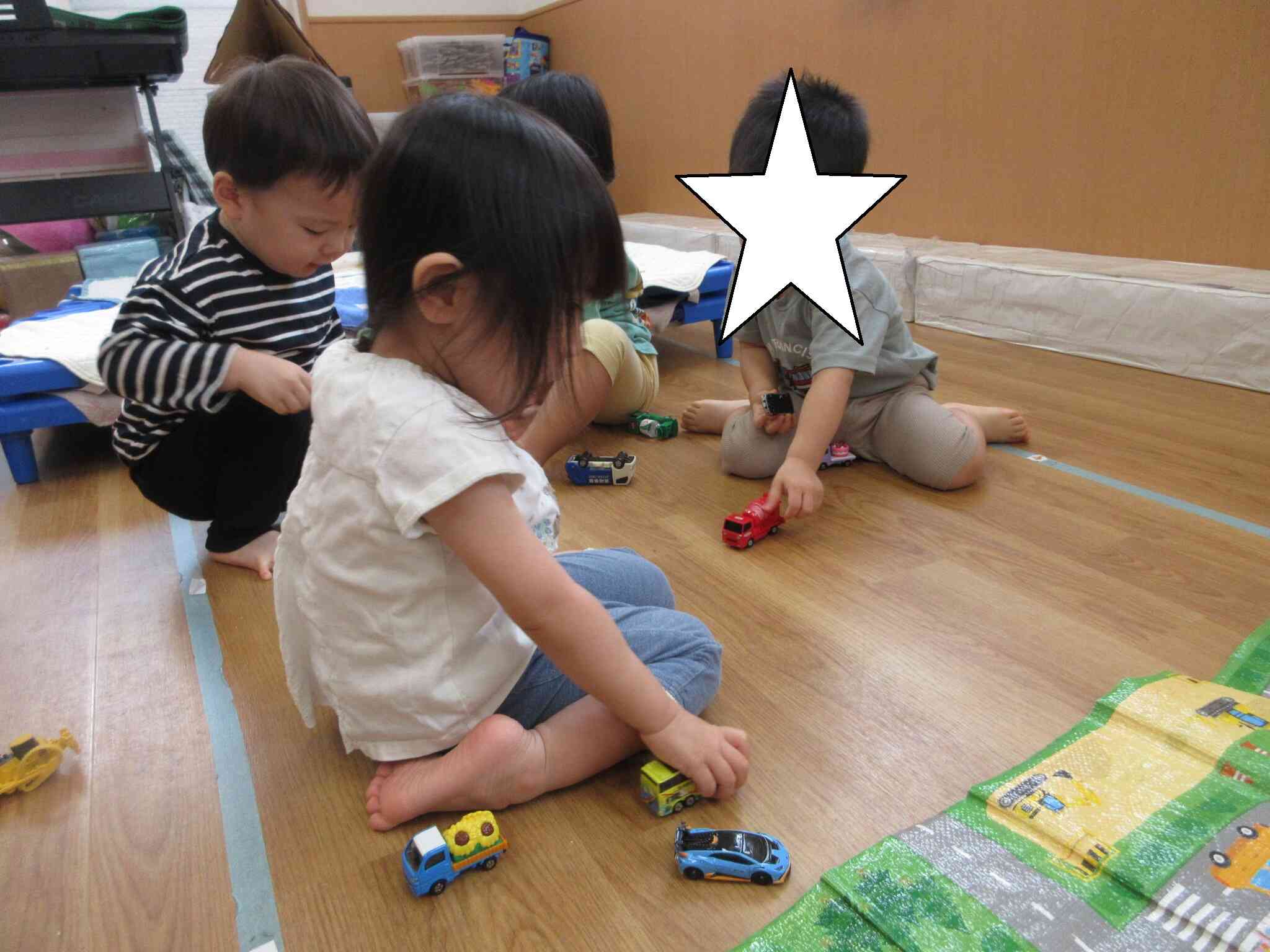 室内遊び～2歳児うさぎ組～｜ニチイキッズわらび保育園｜ニチイキッズ