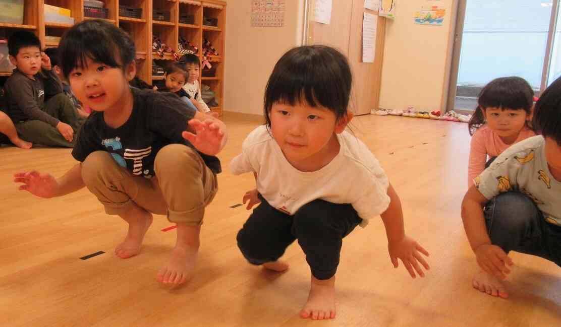 よちよちあひるさん~♪実は難しい動きです