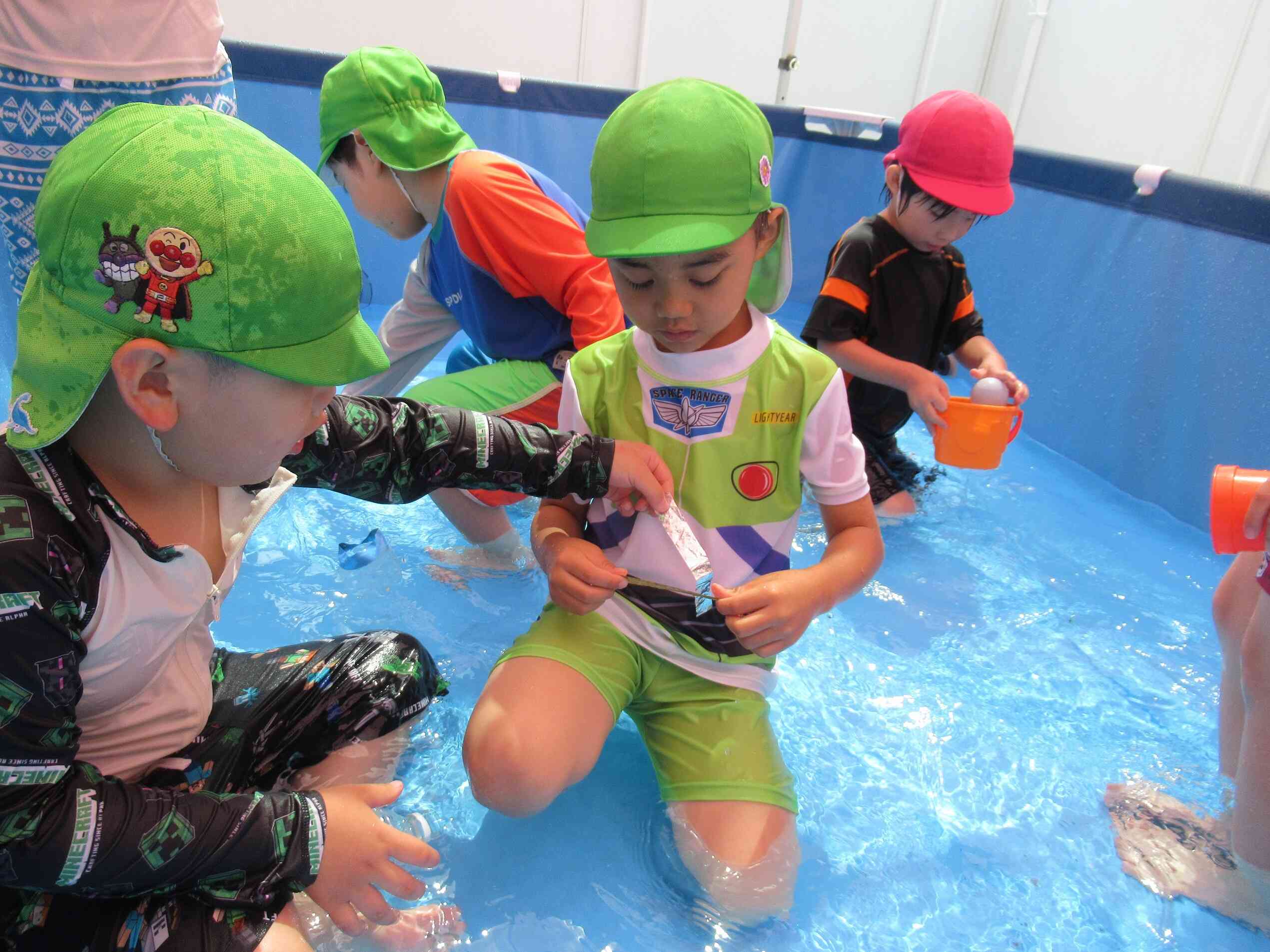 水の中にキラキラ見つけたよ