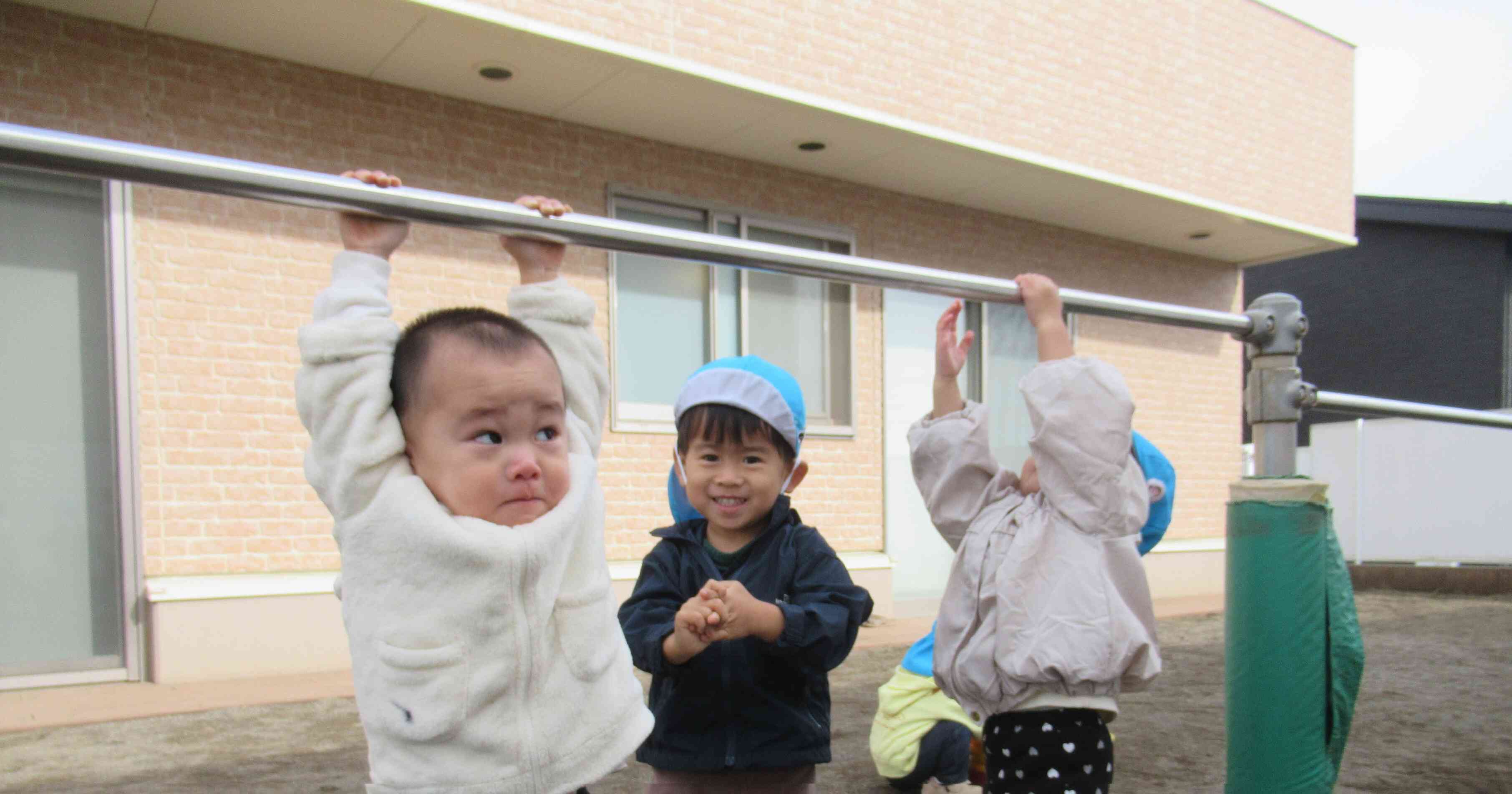 楽しいな！園庭遊び！(あひる組)