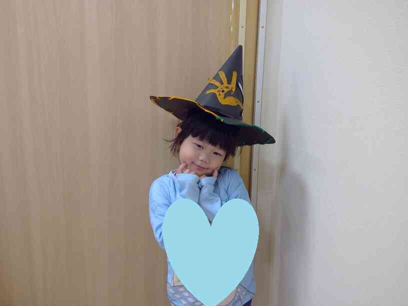 「ハロウィンの帽子ステキでしょ。」