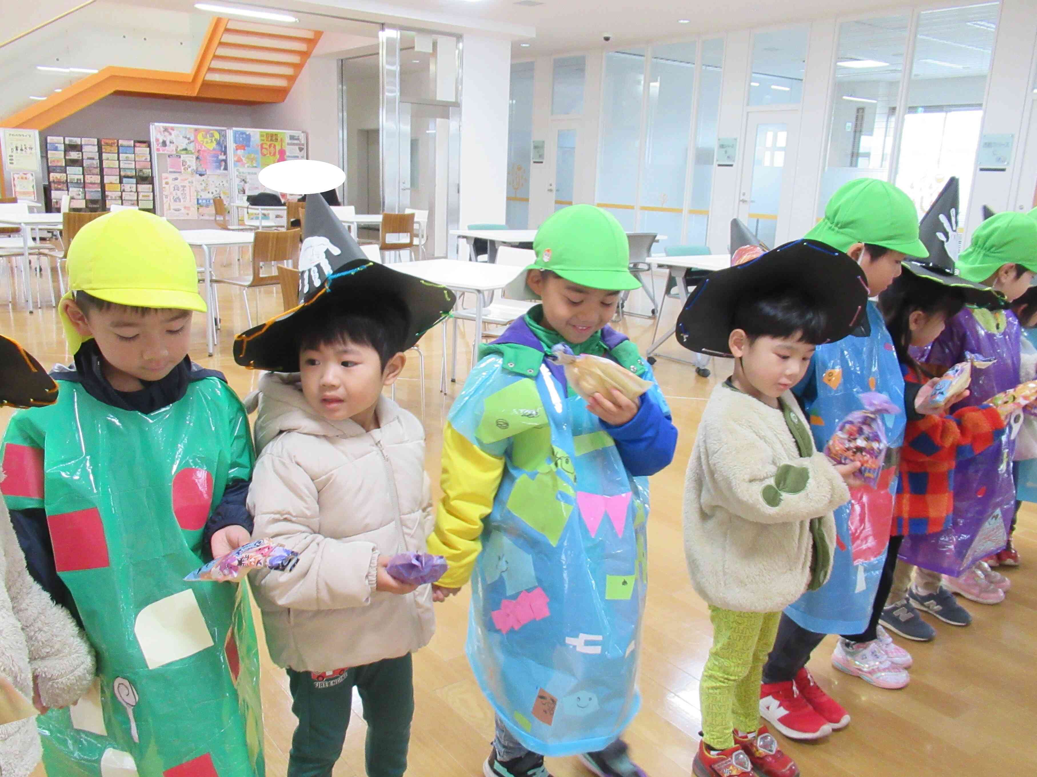 お菓子をもらったよ！