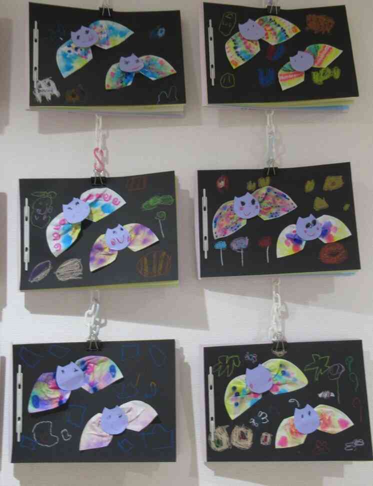 こちらのコウモリさんも楽しそう。