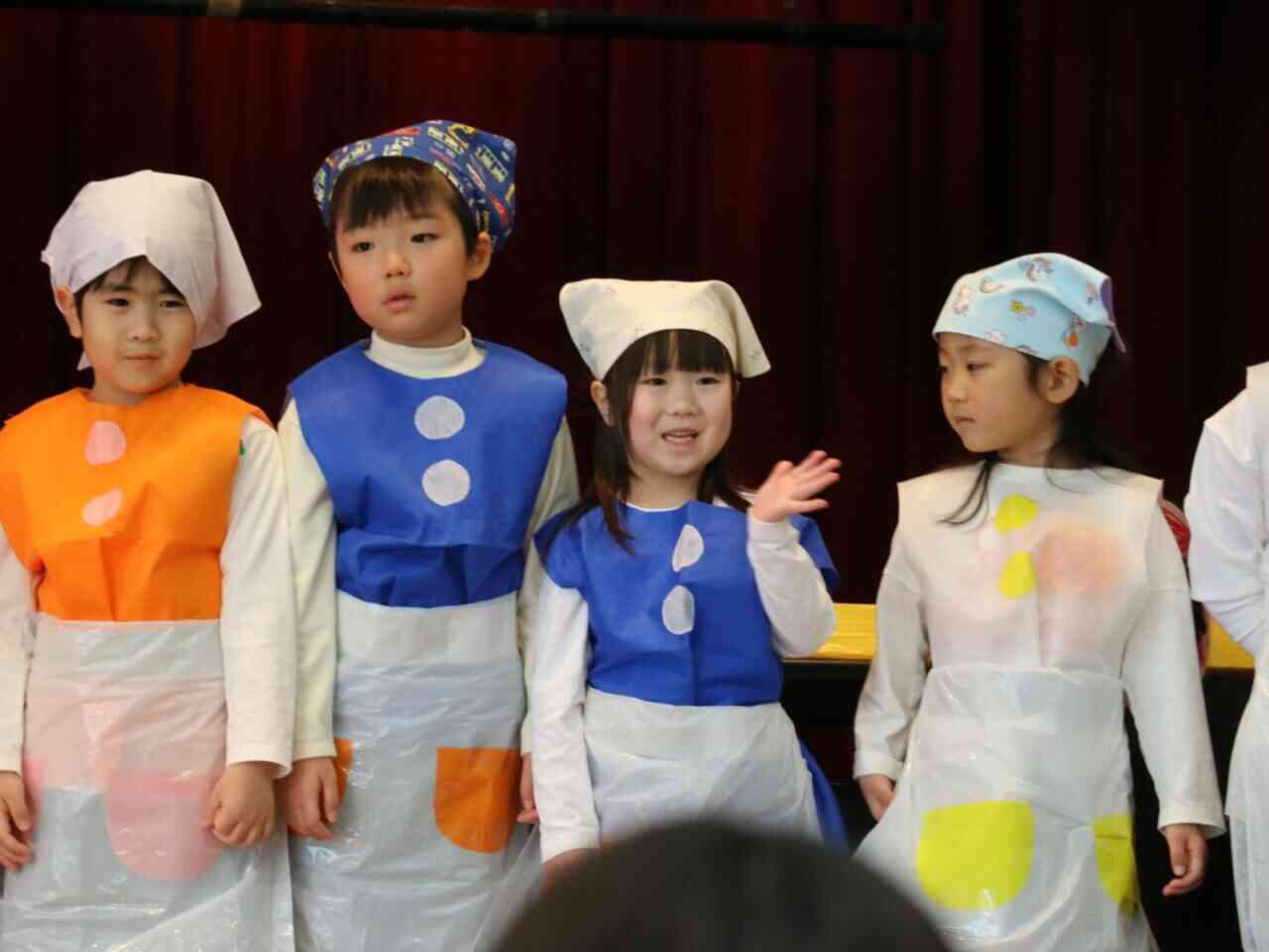 4.5歳児は夢のパン屋さんというお話で劇をしました!