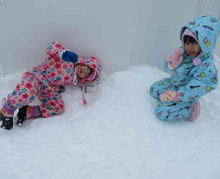 雪の滑り台、作ったよ！