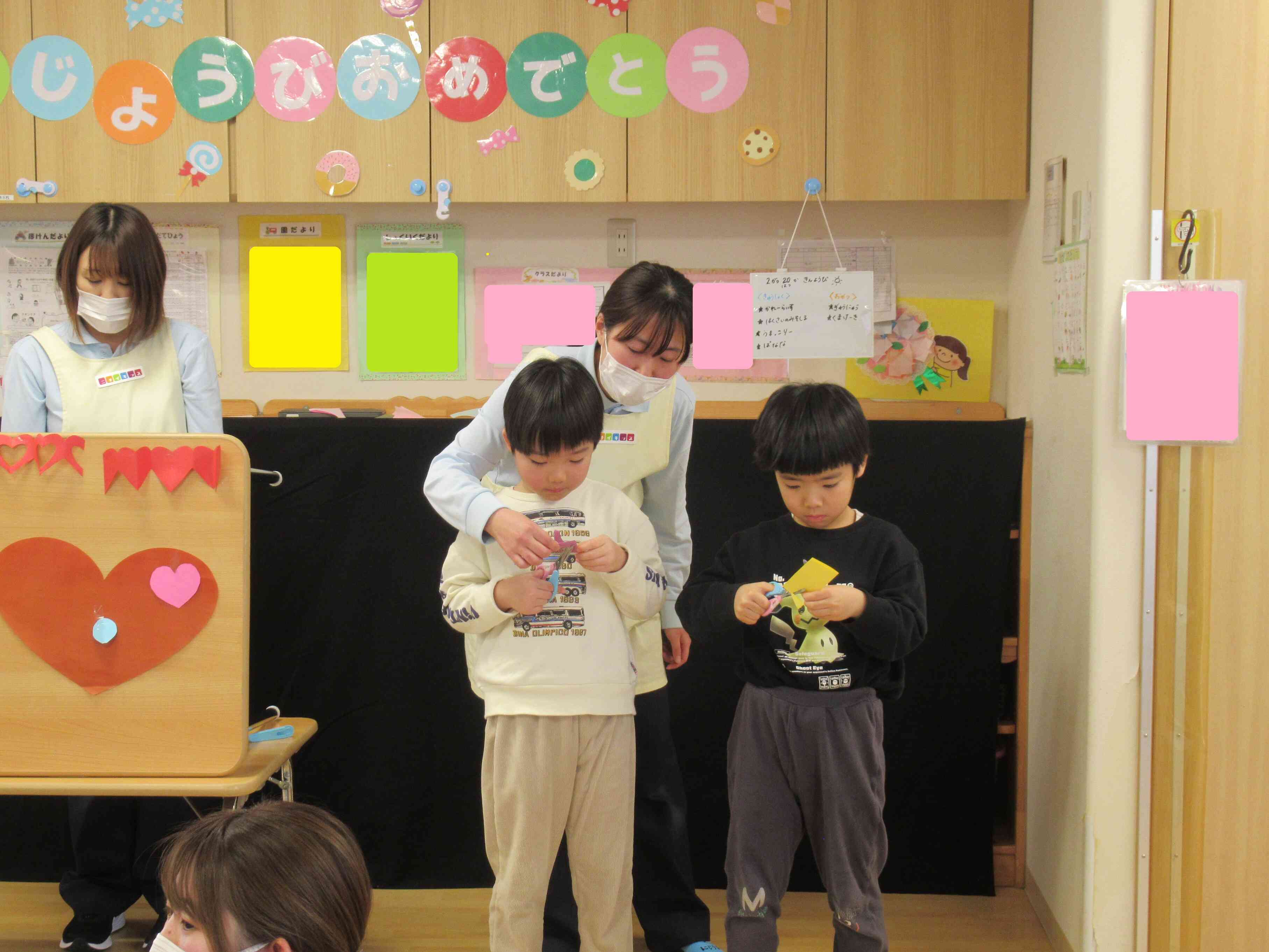 チョコレートのデコレーションに挑戦！