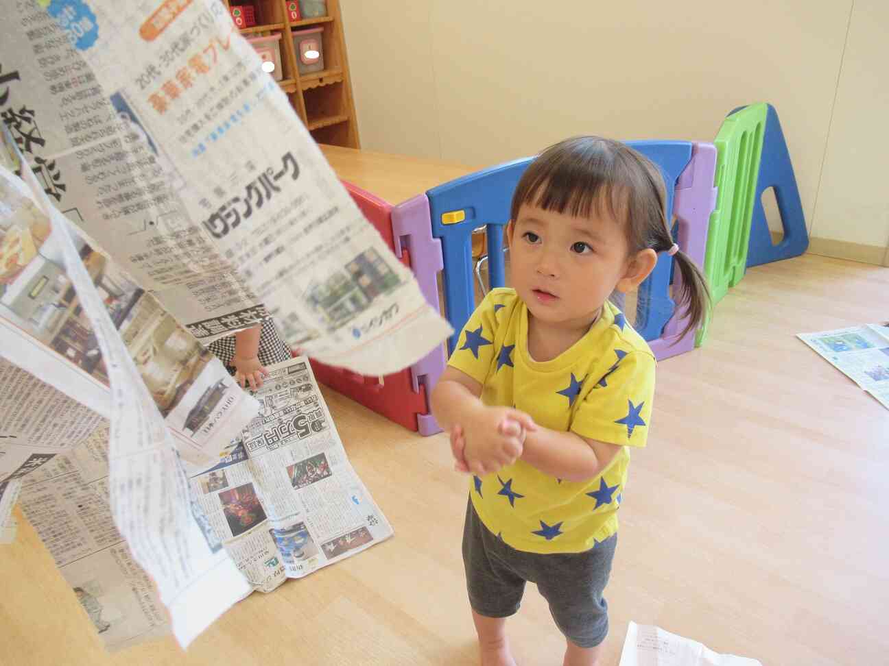 新聞紙であそぼ～あひる組