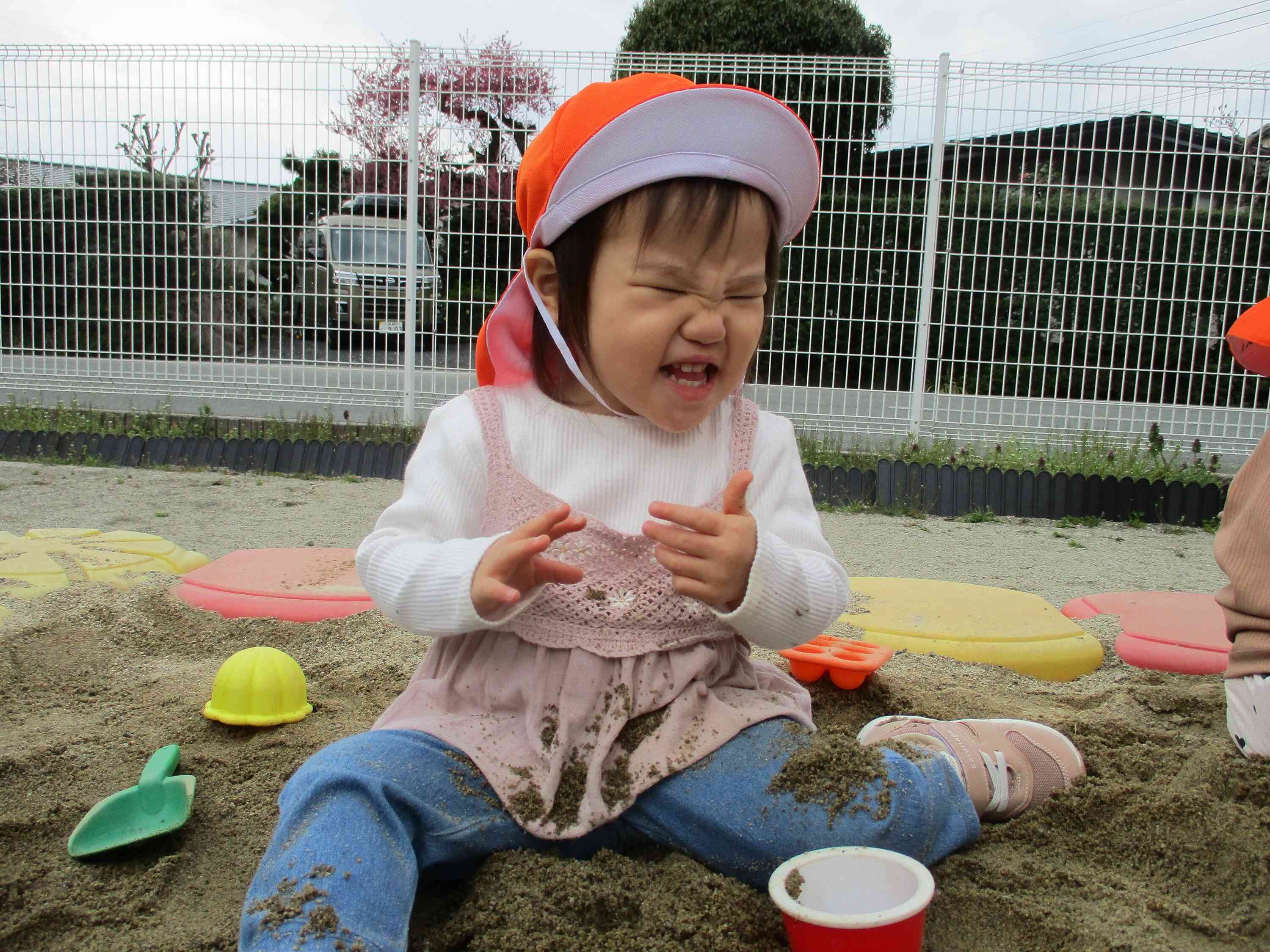 お砂遊びたのしい～！
