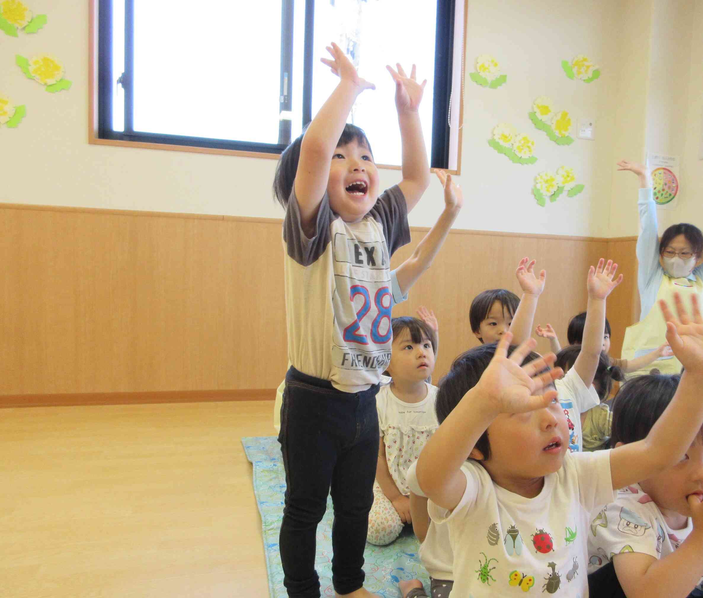 英会話教室楽しいね♪～うさぎ組　２歳児～