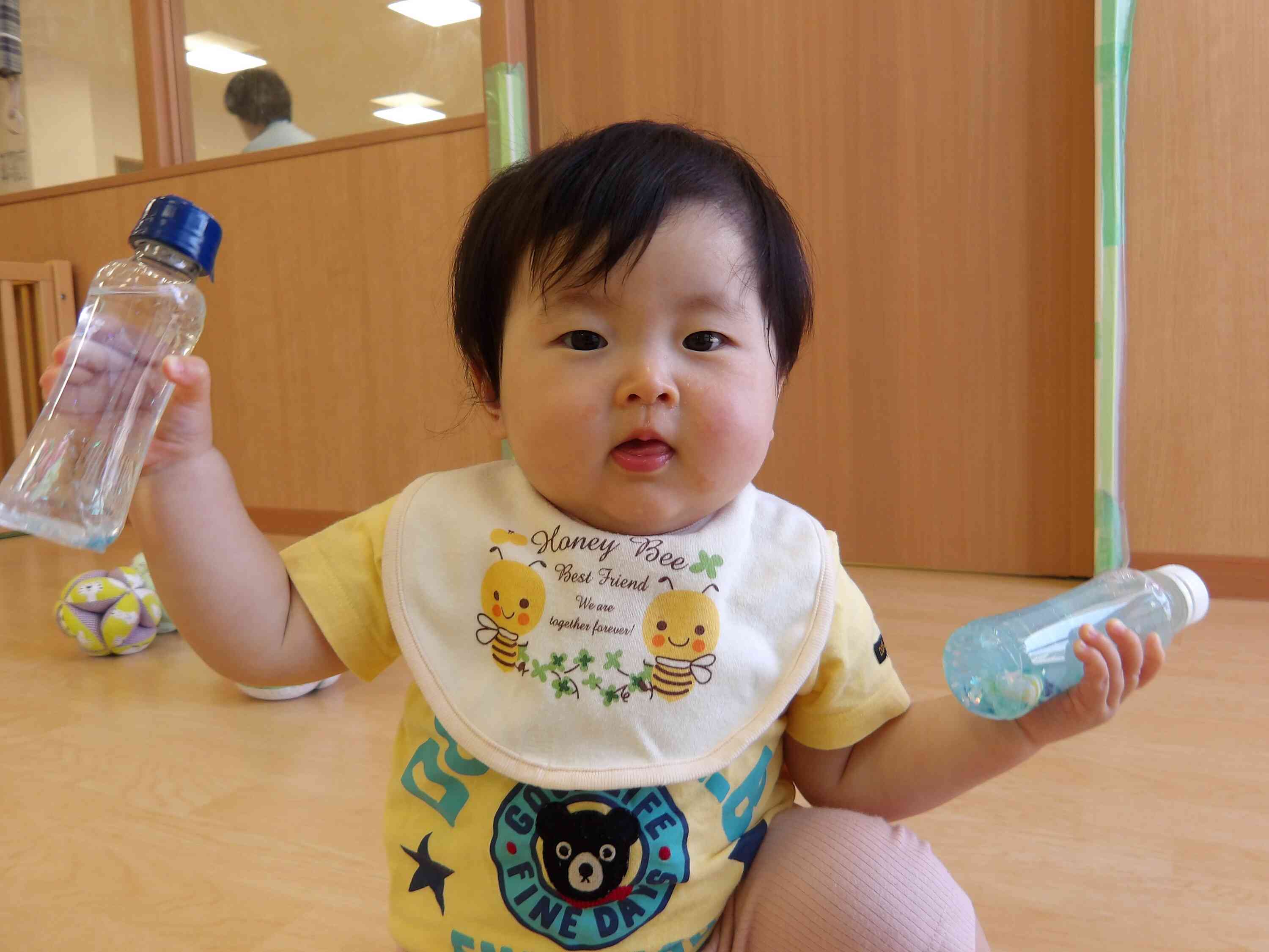 お気に入りのセンサリーボトル！綺麗だね♪