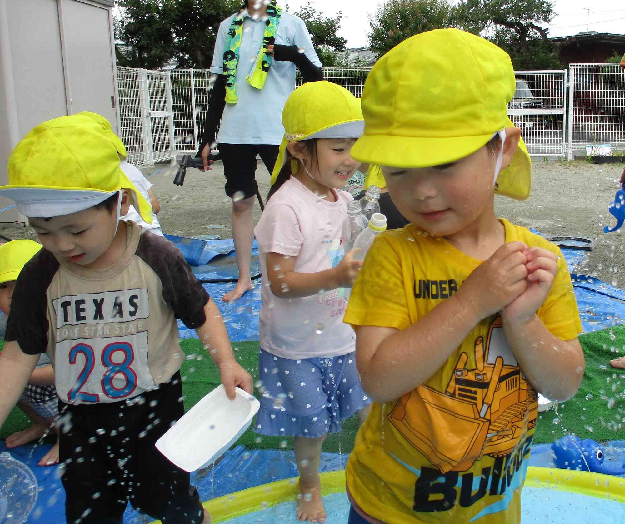 夏の遊びといえば...～うさぎ組　２歳児～