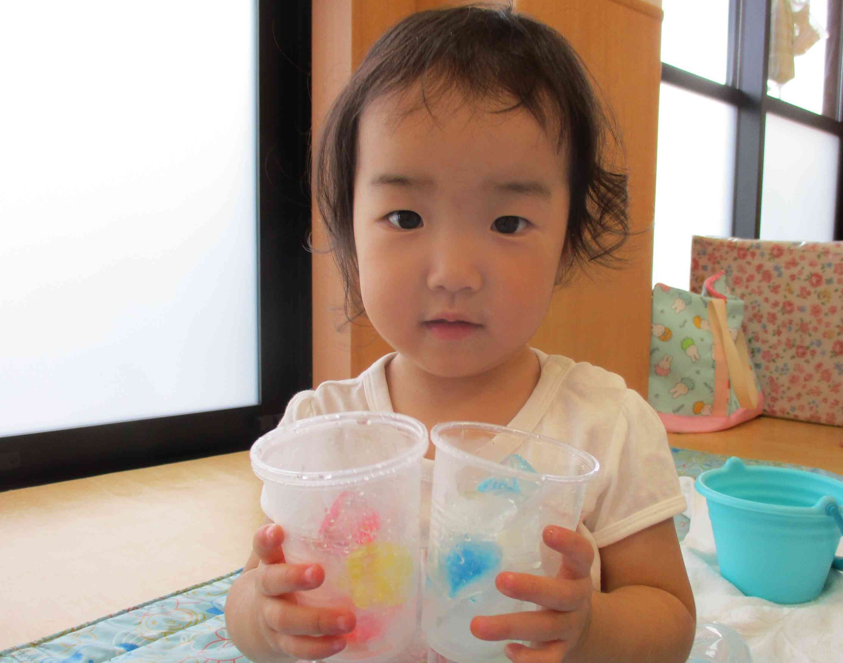 夏の感触あそび(その１)　～１歳児あひる組～