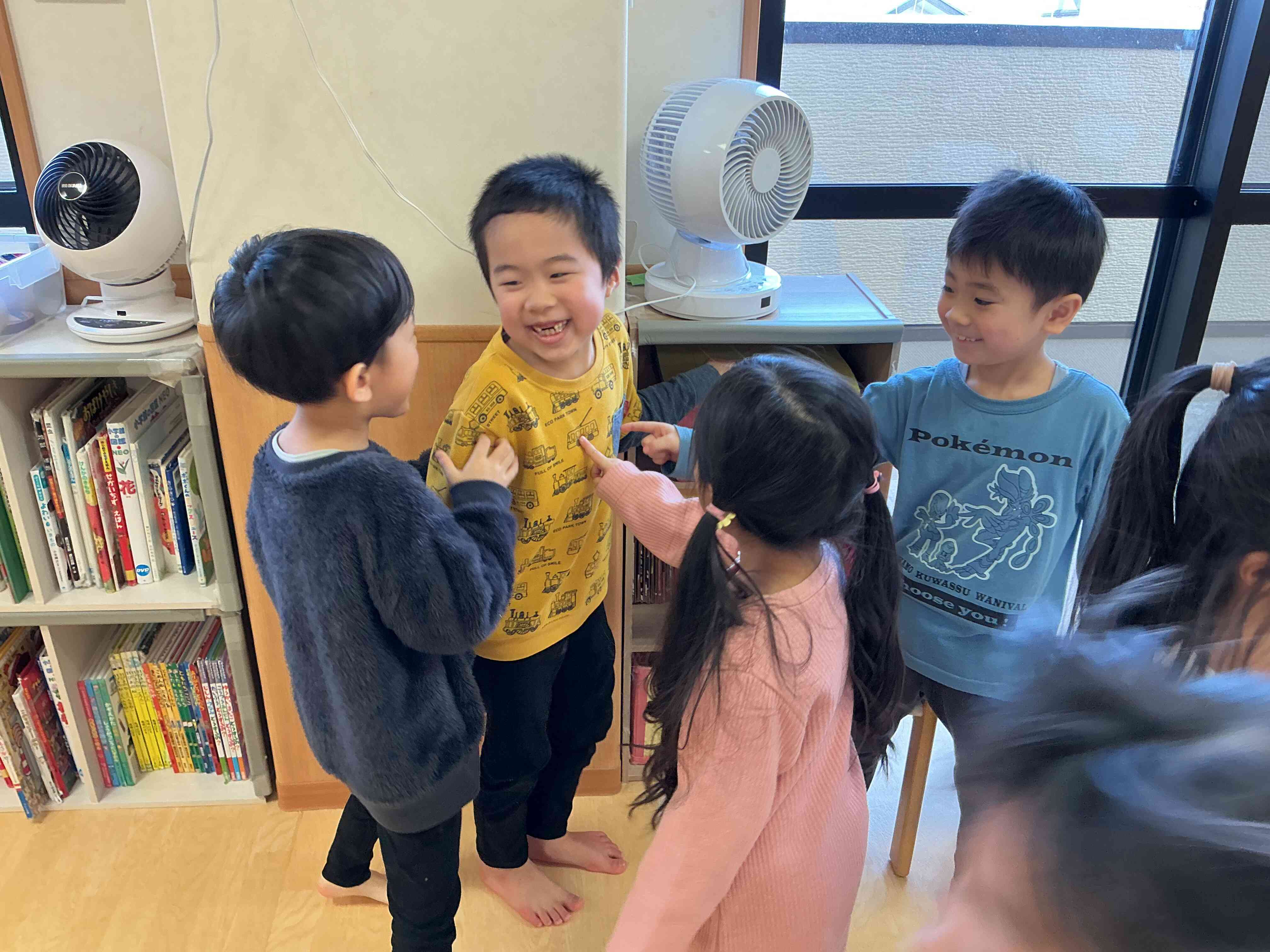 この色はどこ？