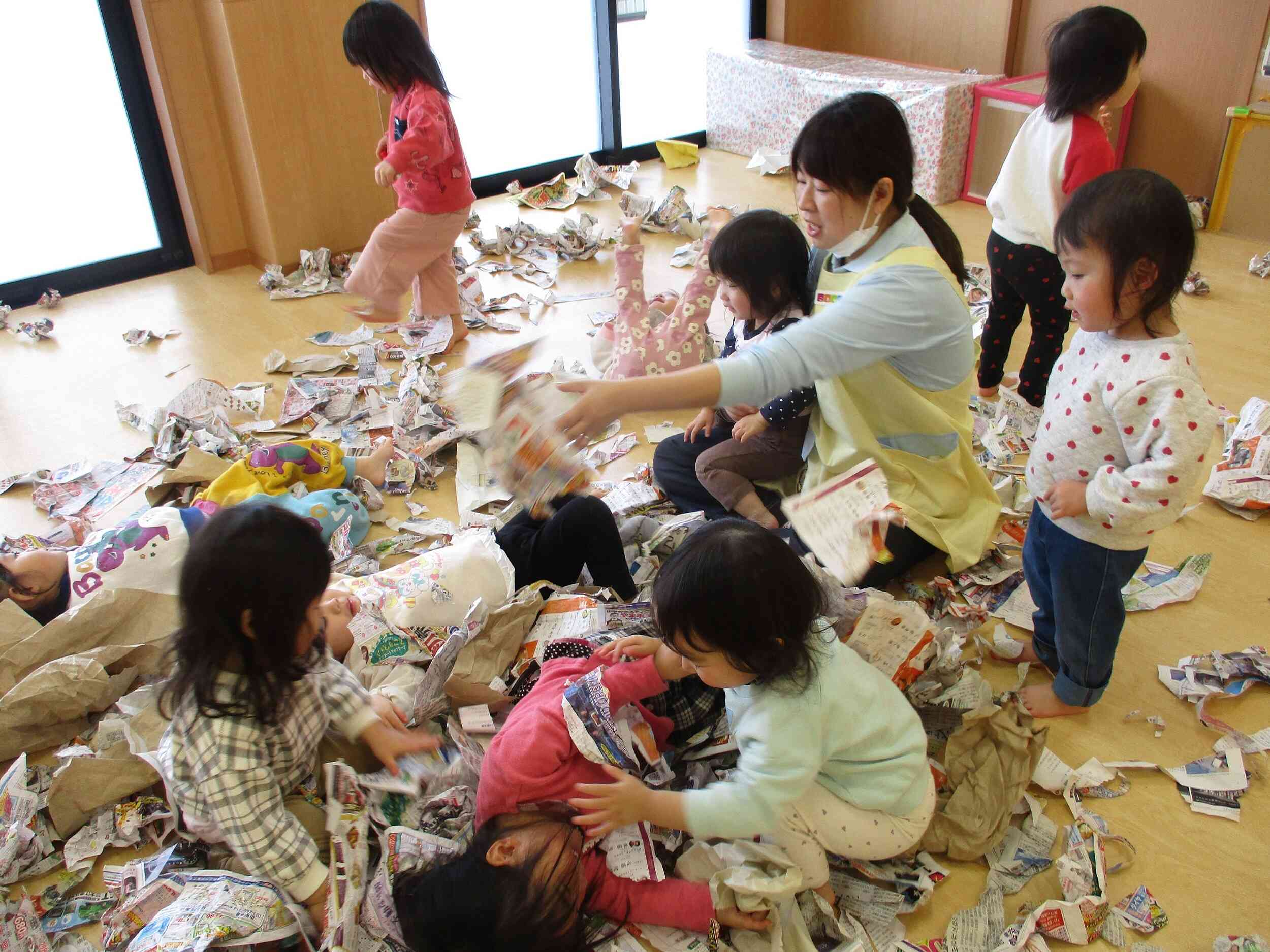 今後も感触や見立てを楽しみながら、子ども達の発想を大切にしていきたいと思います。