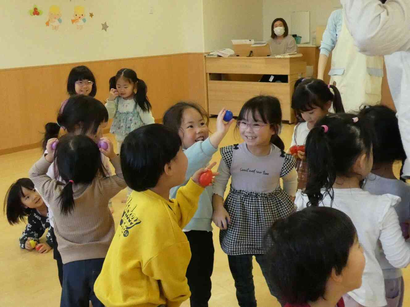 お友だちにぺた♪