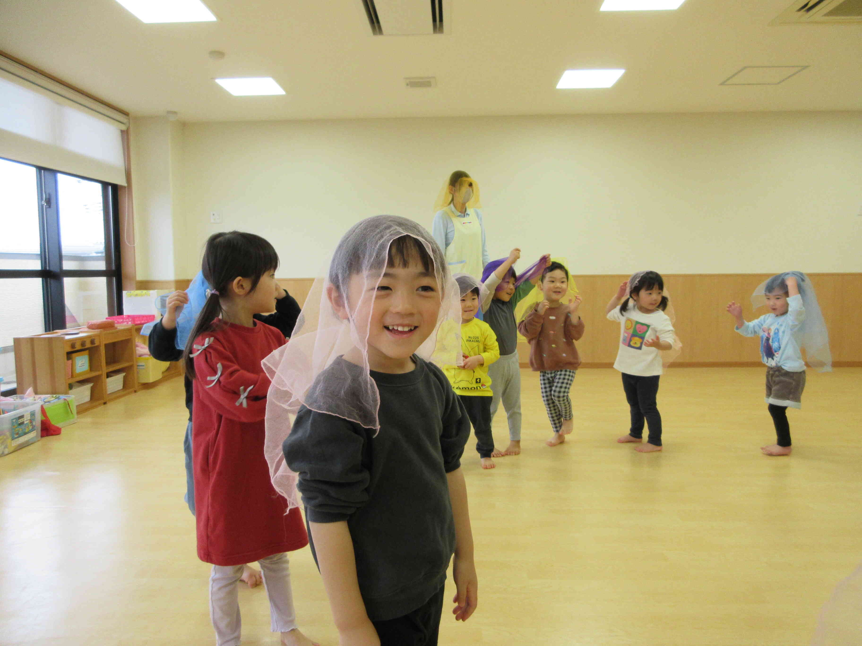 初めてのリトミック　～りす組　３歳児～