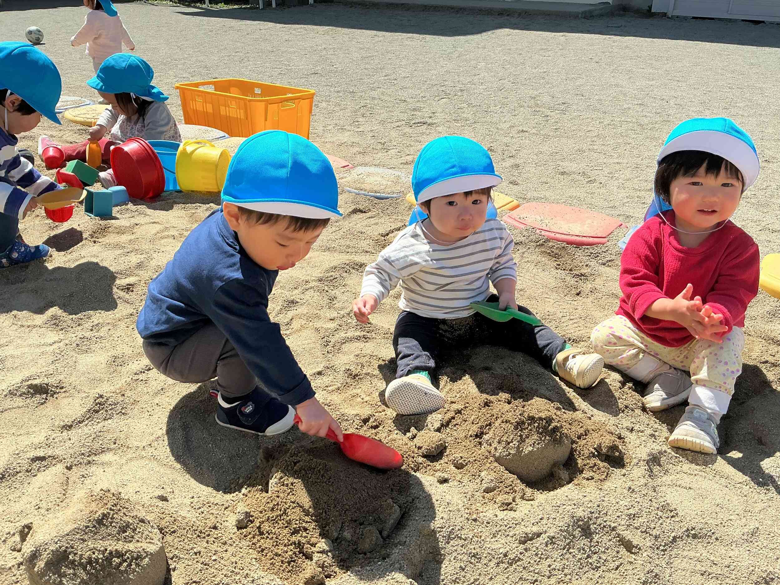 園庭遊び　～1歳児あひる組～