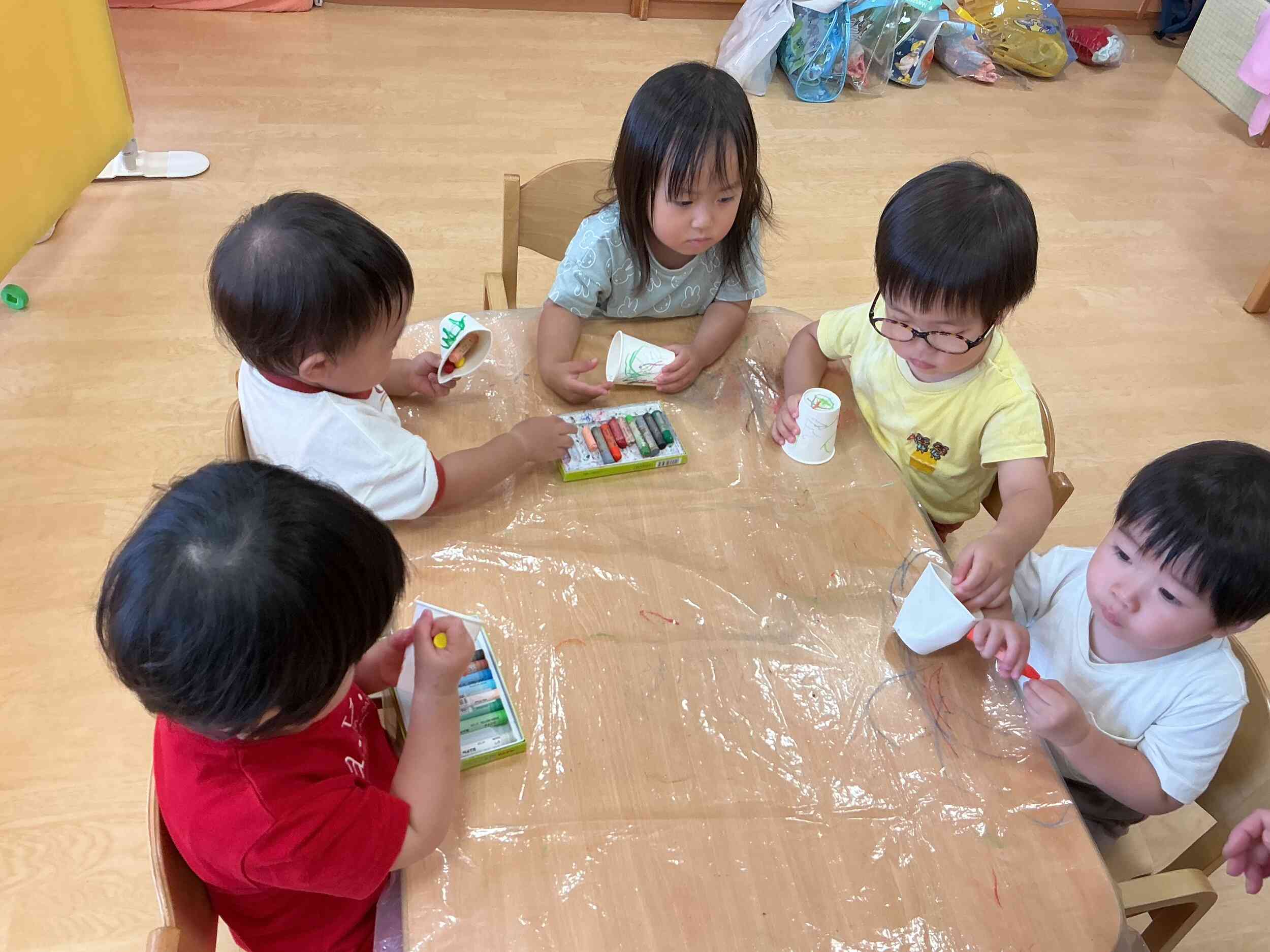 花火製作～1歳児あひる組～